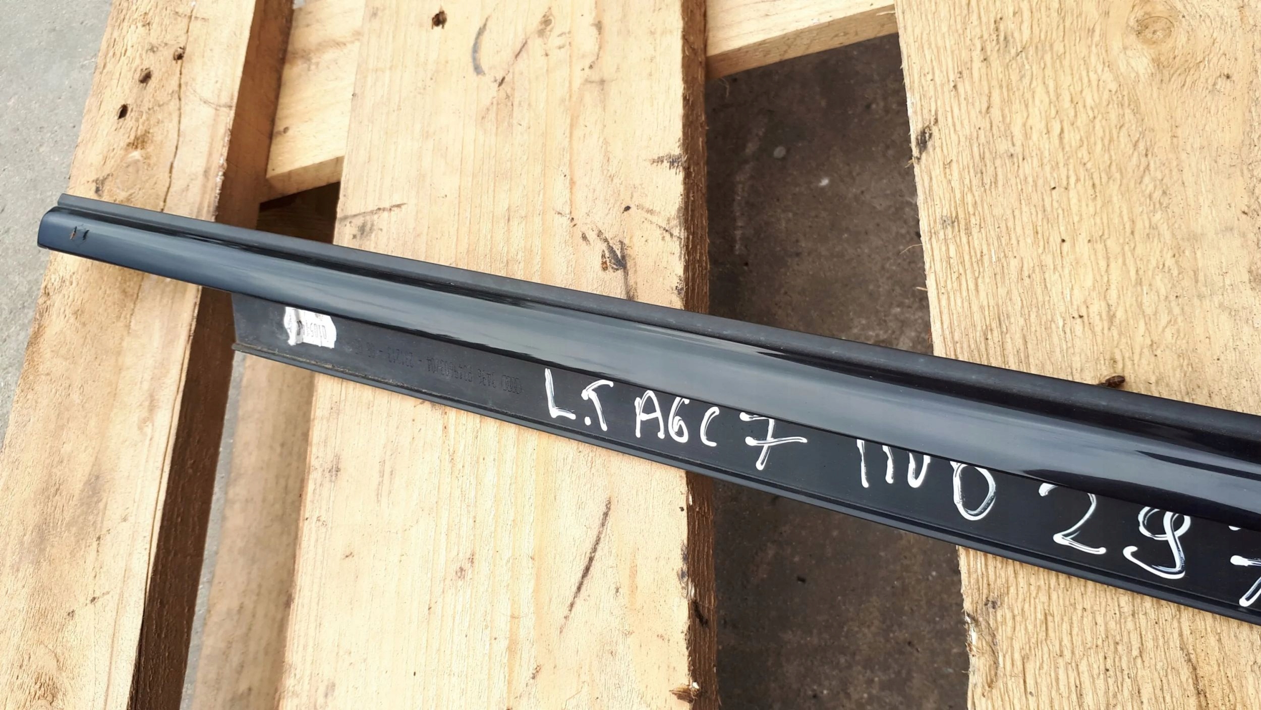A6 C7 4G moulding dust door left rear part SLINE