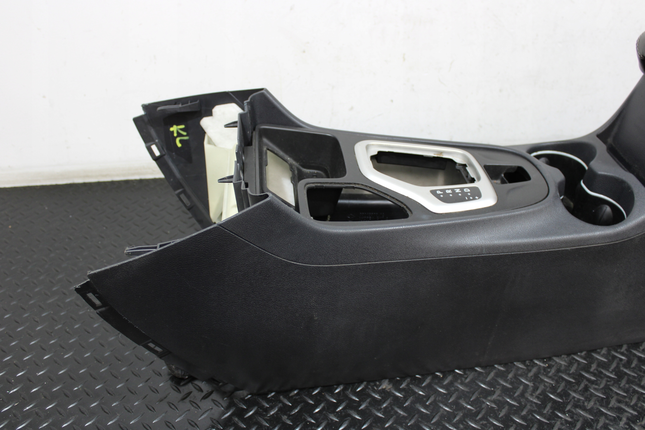 TUNEL mitte Armlehne JEEP CHEROKEE KL