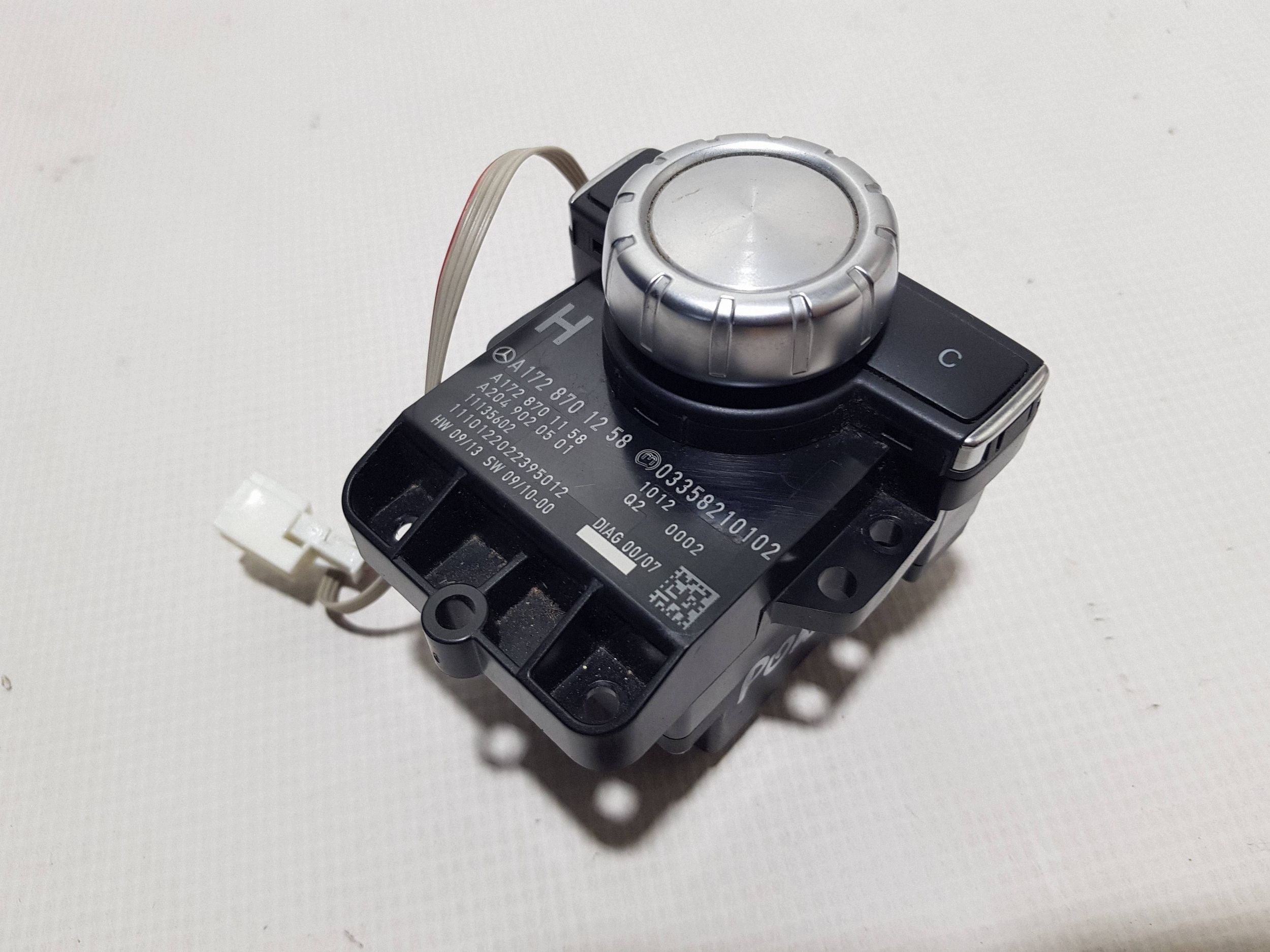 MERCEDES CLS 218 switch KONTROLER RADIA navigation devices A1728701258