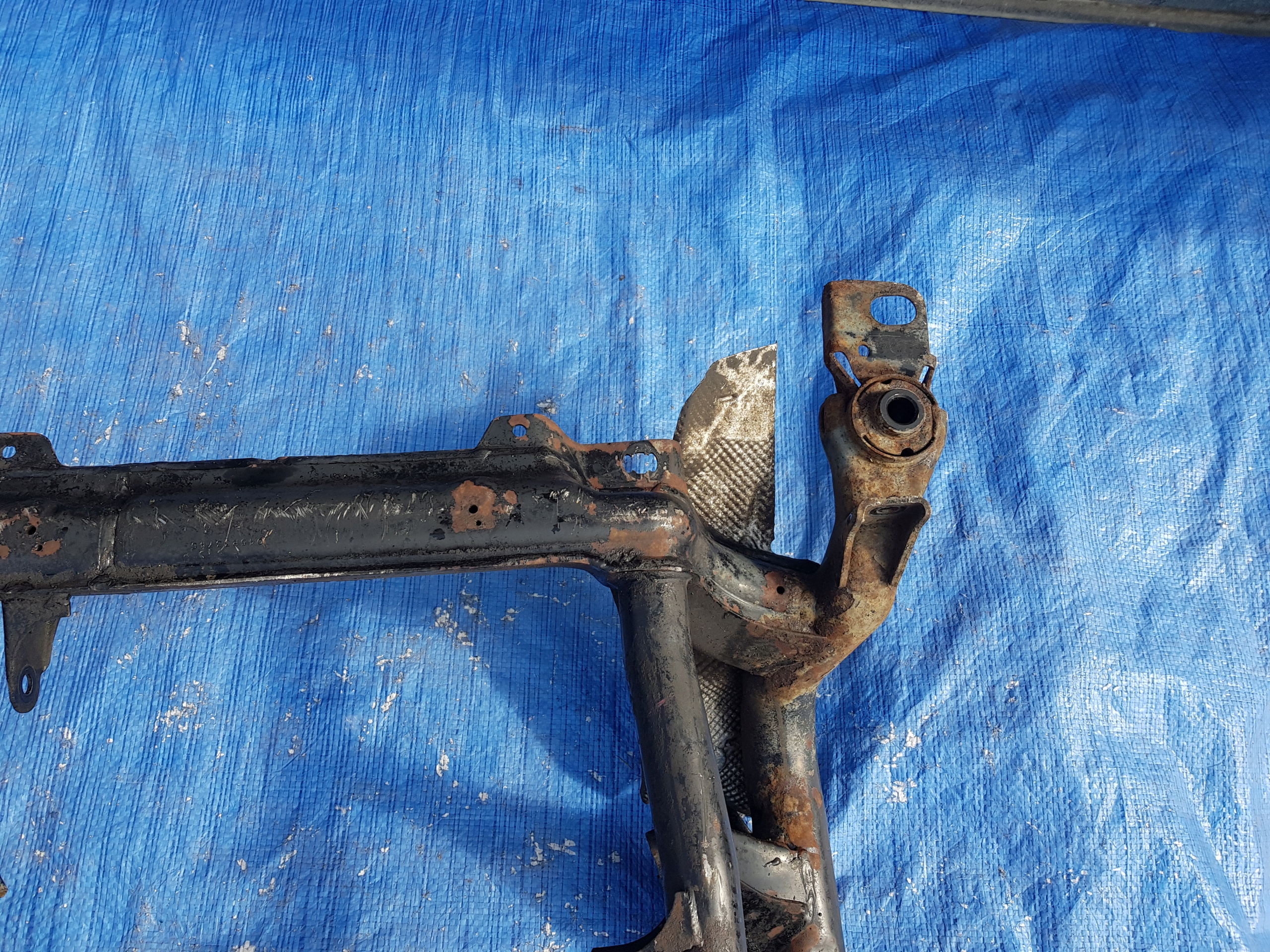 axle beam front of the engine MERCEDES W251 sider subframe axle beam