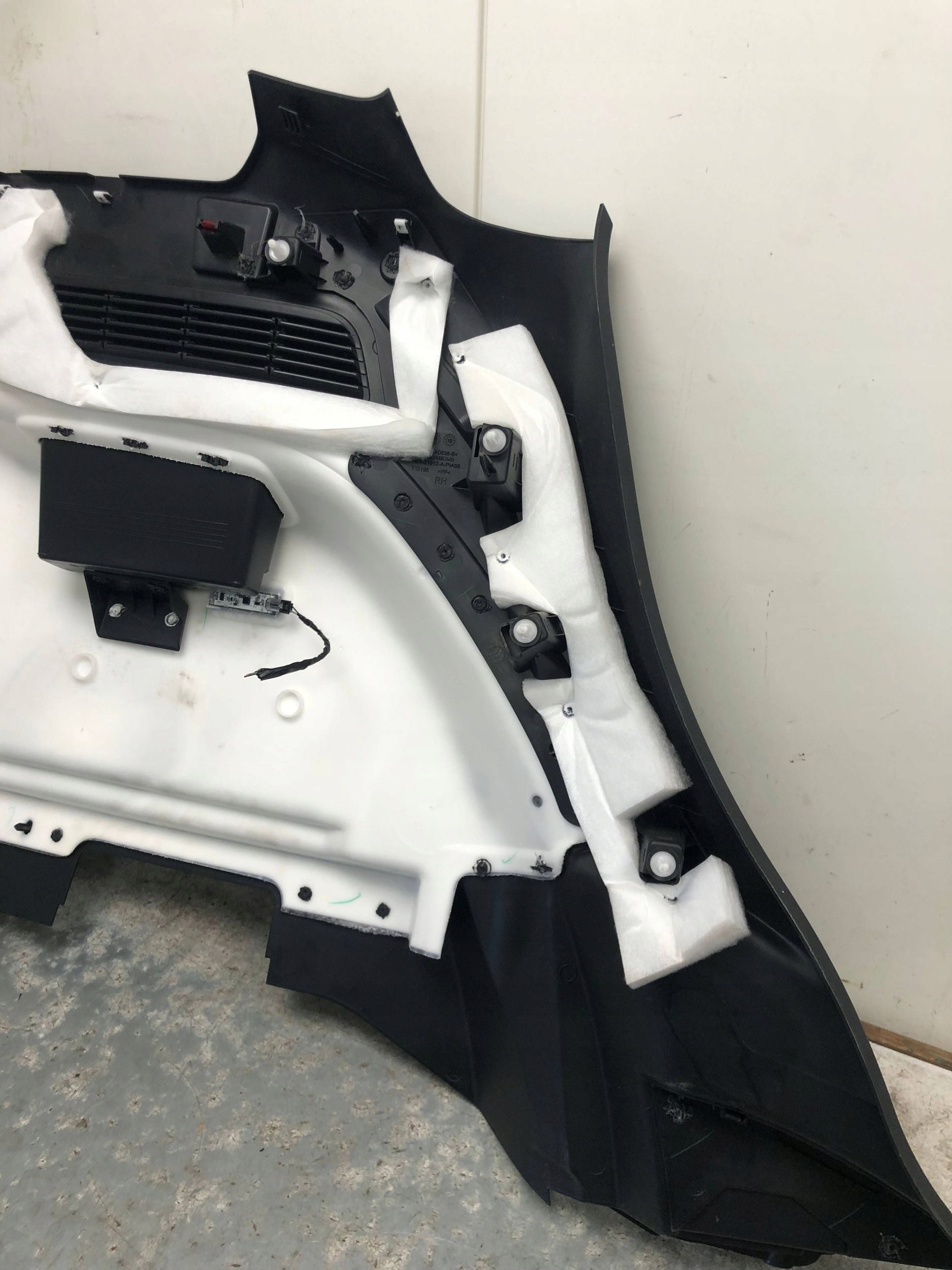 boot upholstery right rear part FORD EDGE MK2 GT4B-R31012-A