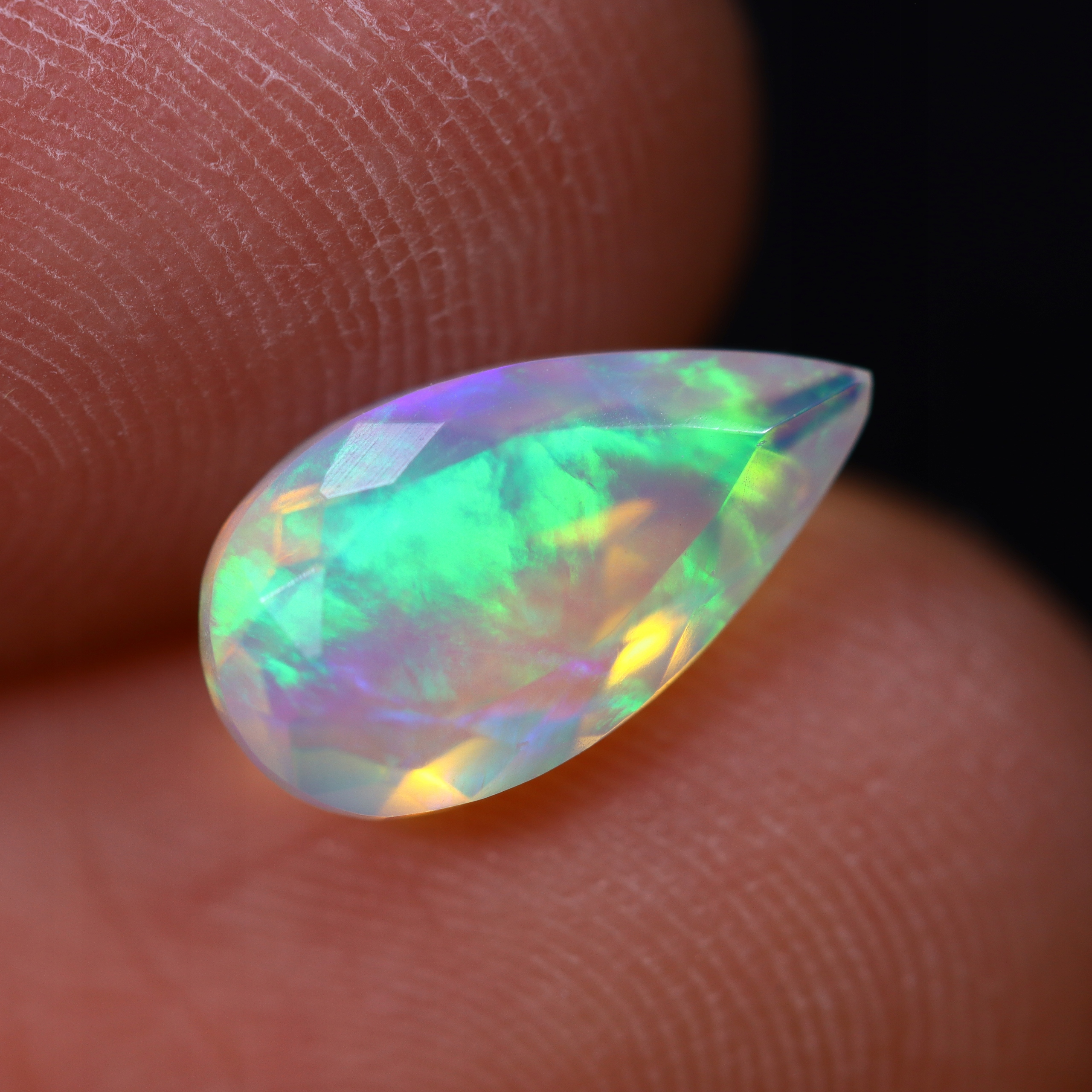 Přírodní opál 1.29 ct Lžička Etiopie certifikát Wbd