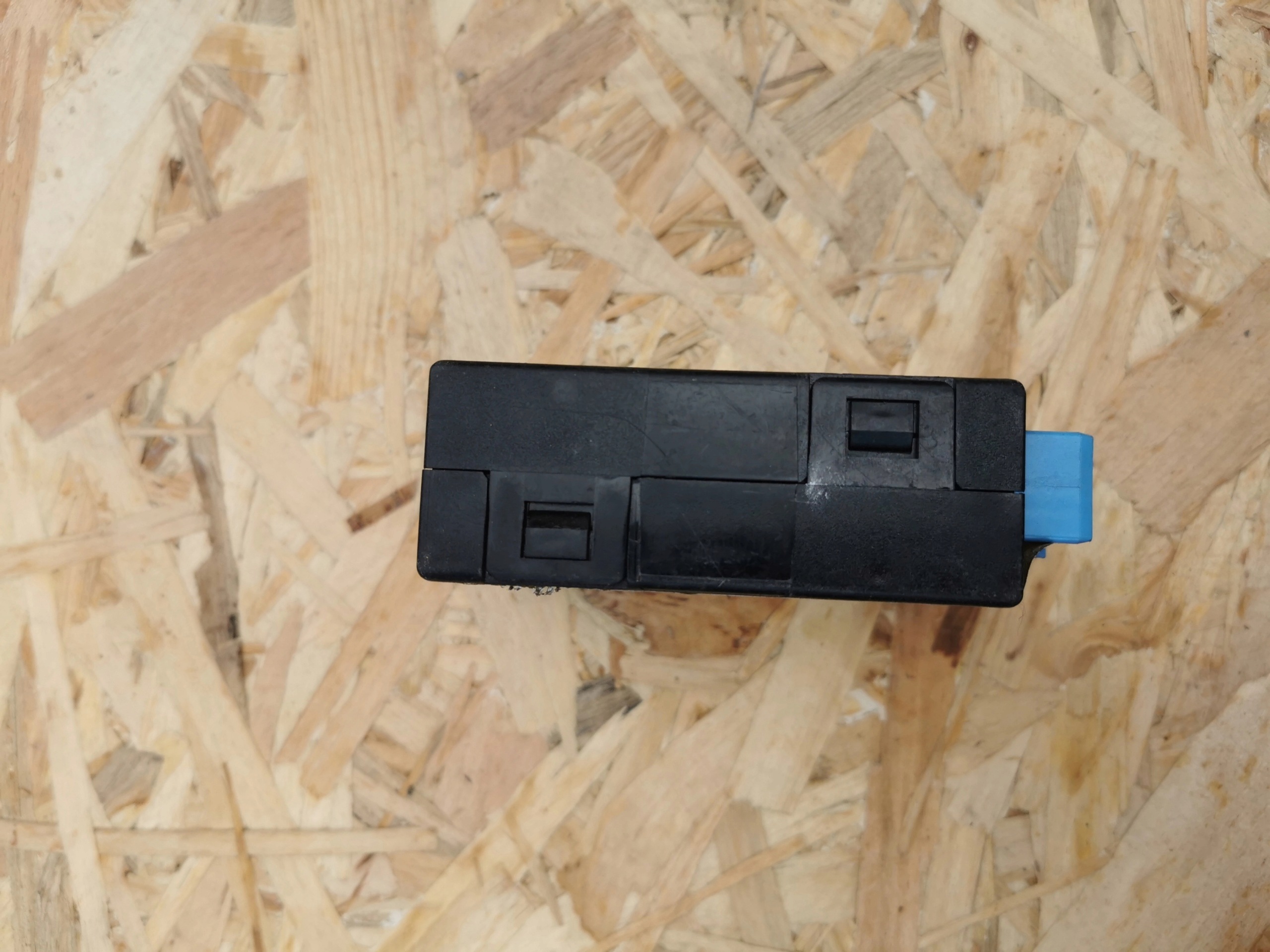 BMW E36 E34 module relay 05012130 8366381
