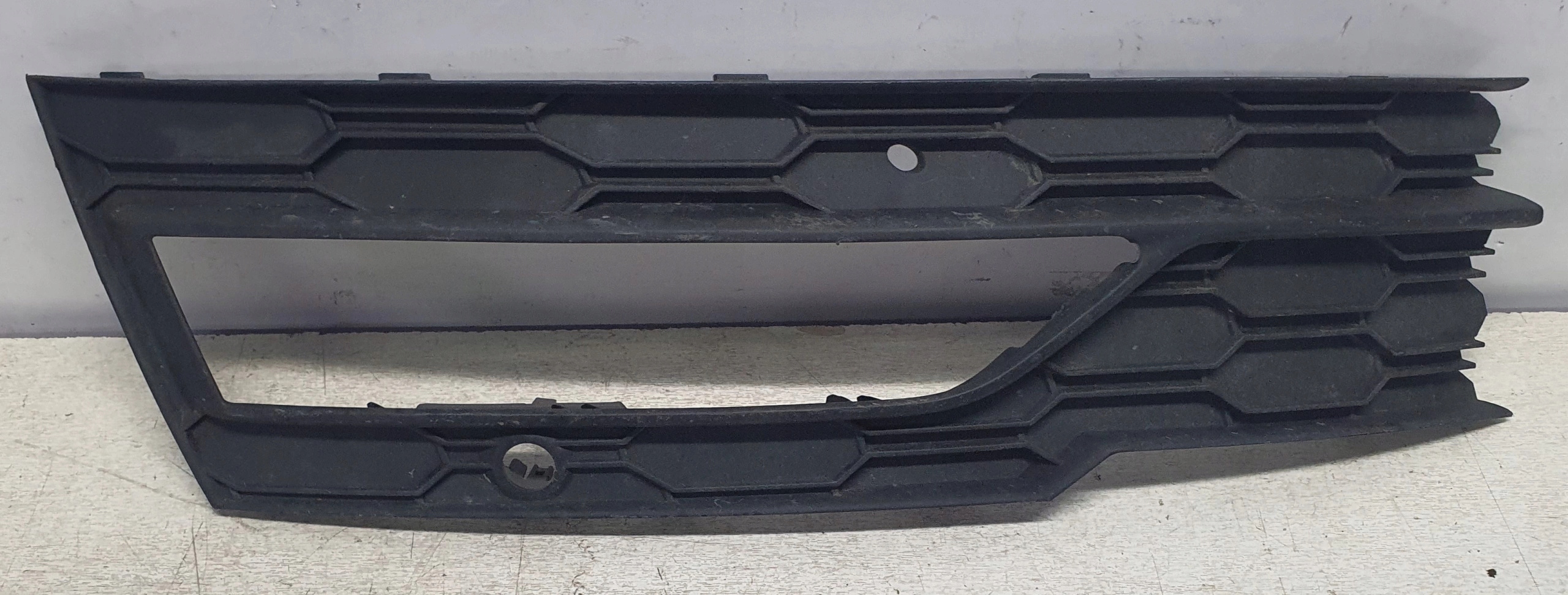 grille left Skoda Octavia IV 20