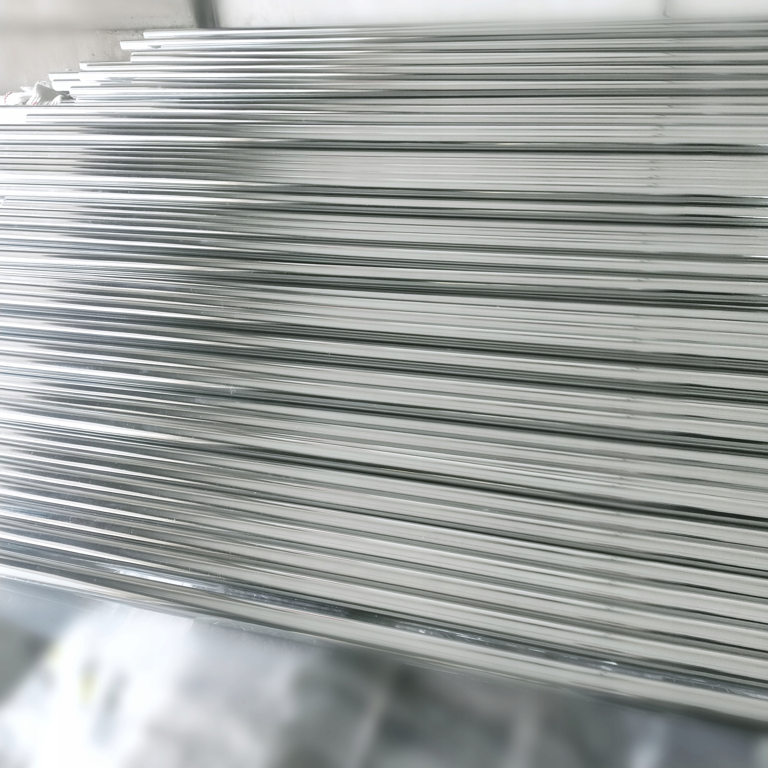 DRĄŻEK MEBLOWY CHROM RURA STAL fi 25mm (długość 2m) Stan opakowania oryginalne