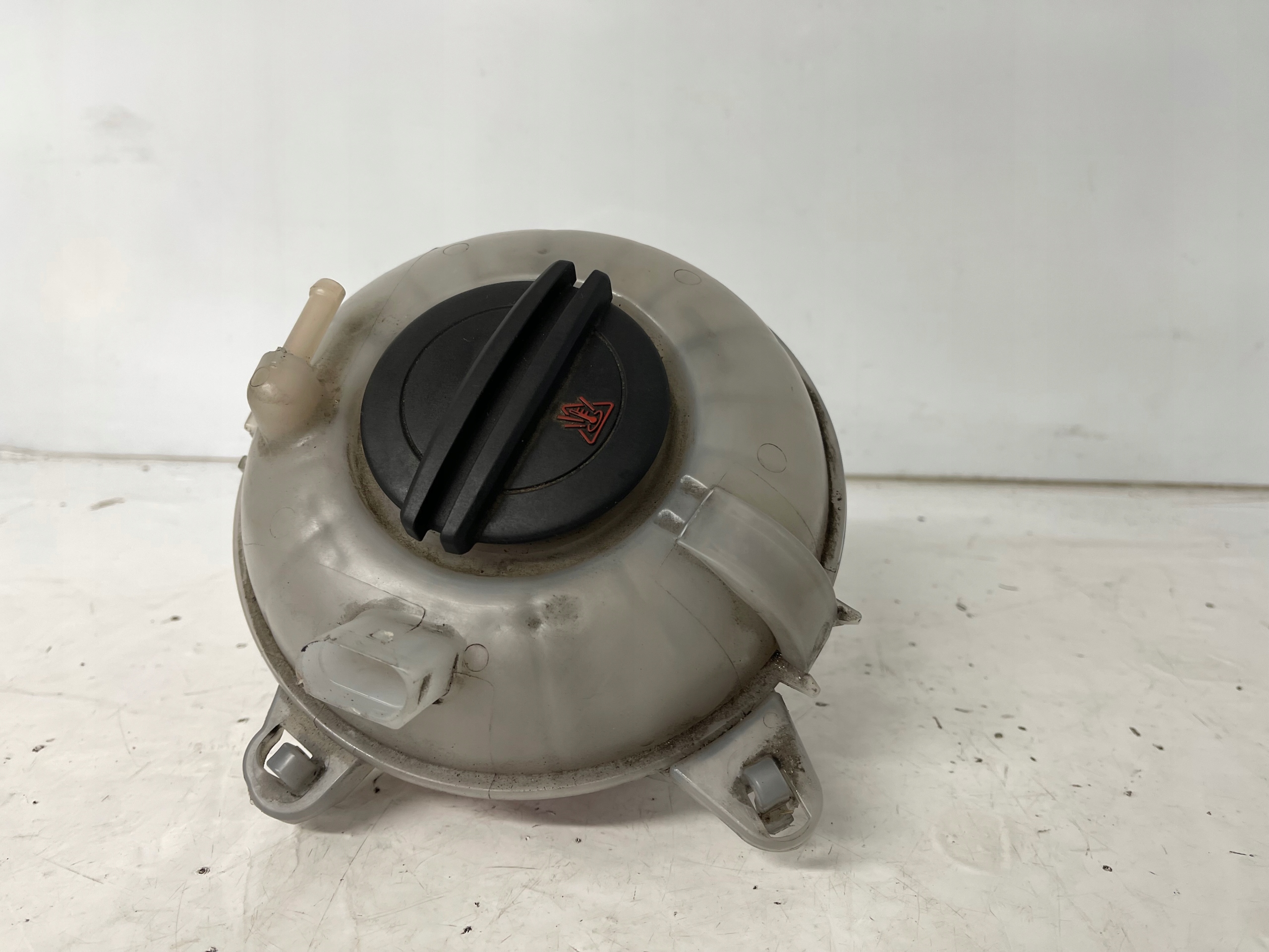 Scheibenwaschbehälter AUDI A3 8V A1 8X VW SEAT 5Q0121407D