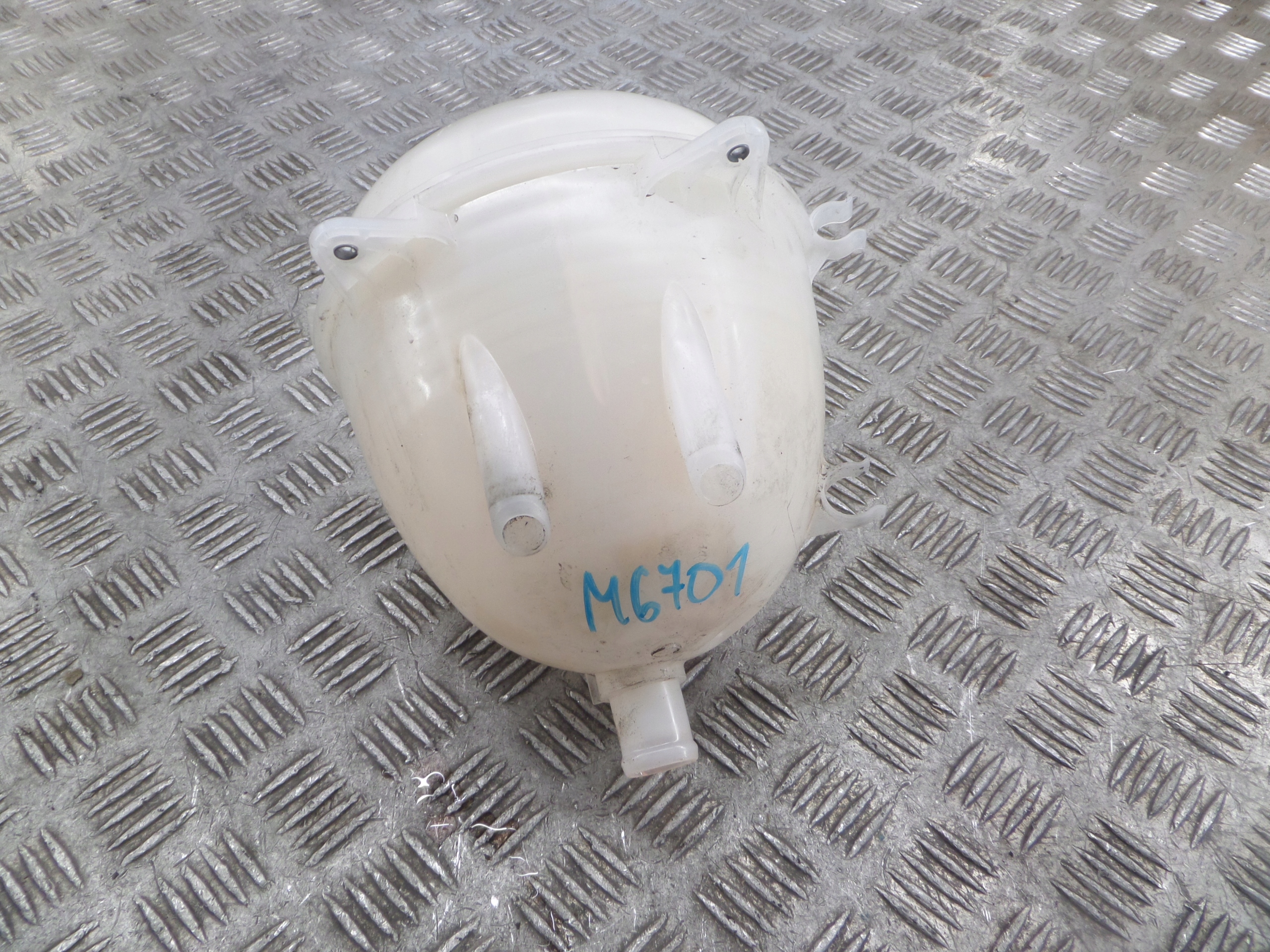 Réservoir eau VW T6 CRAFTER 7E0121407D