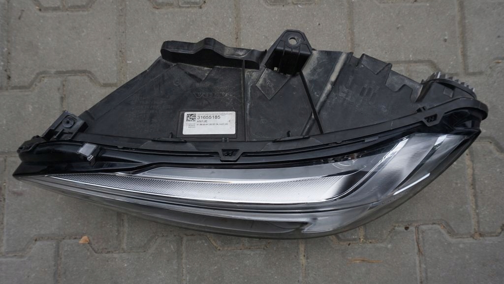VOLVO S90 V90 CC - front light left front FULL LED