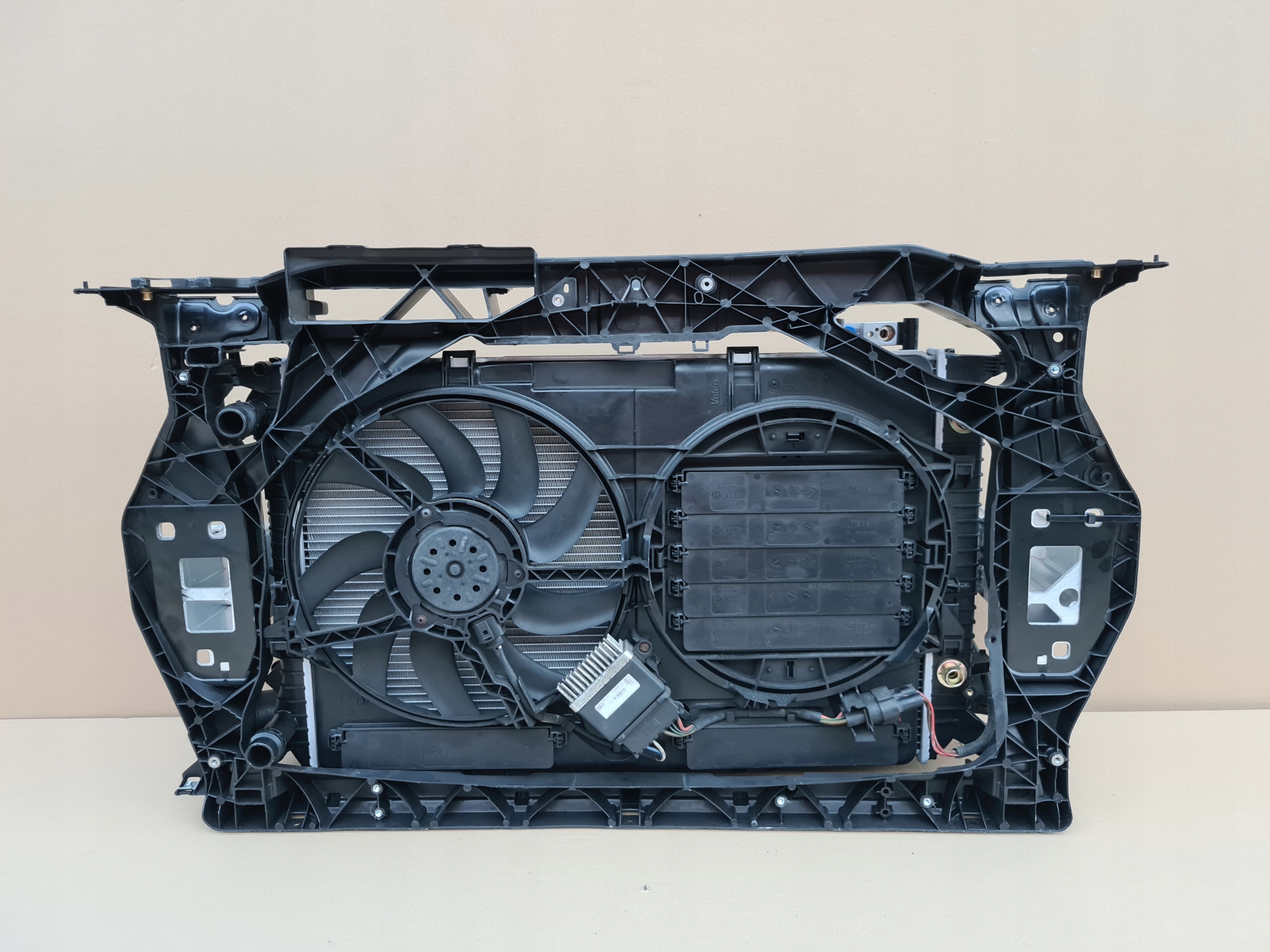 БАЛКА ПЕРЕДНЯЯ ПАНЕЛЬ ПЕРЕДНИЙ РАДИАТОРЫ AUDI Q3u 1tfsi