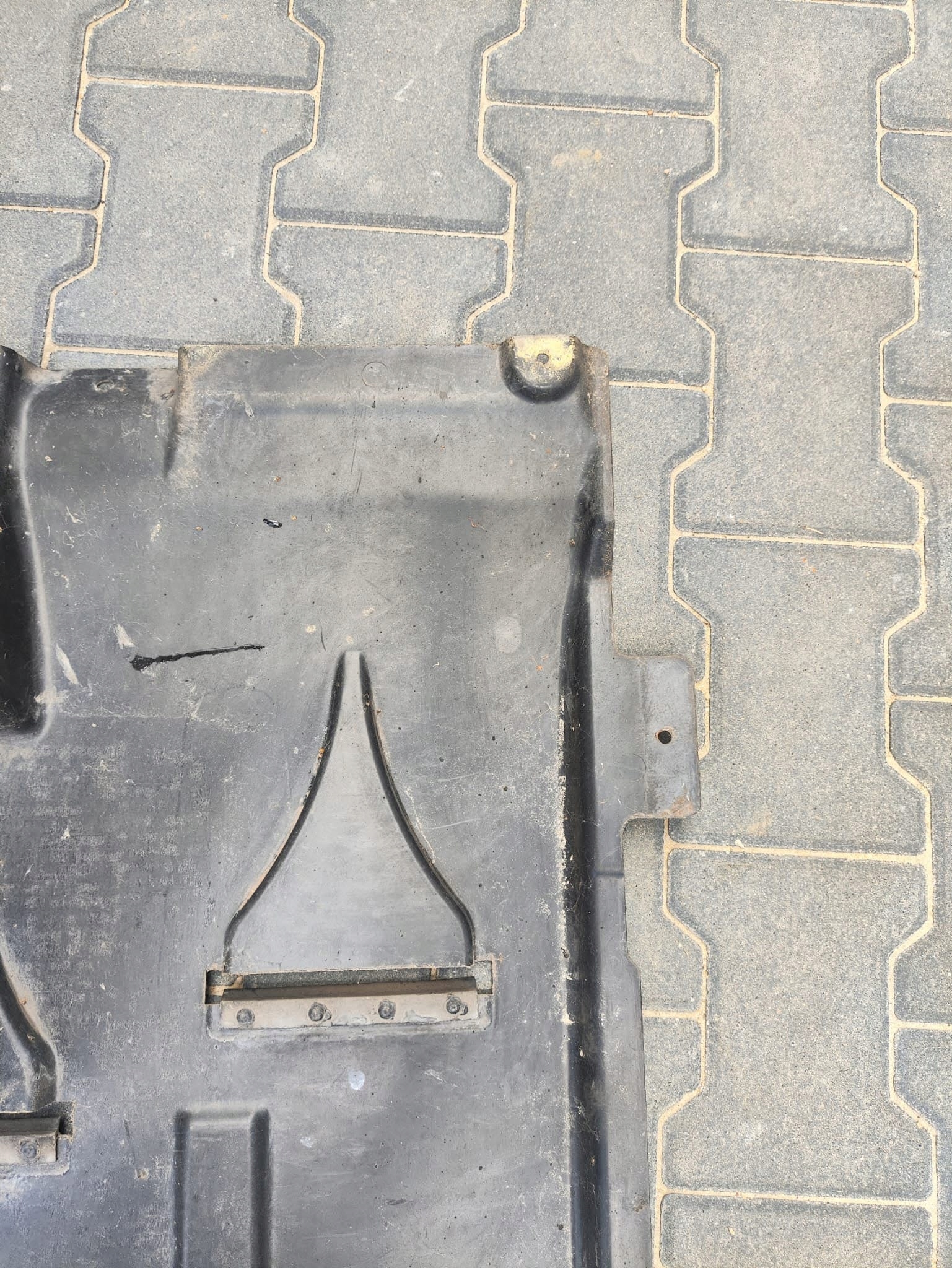 BMW E83 X3 cover side chassis cover right 51473417403 3417403