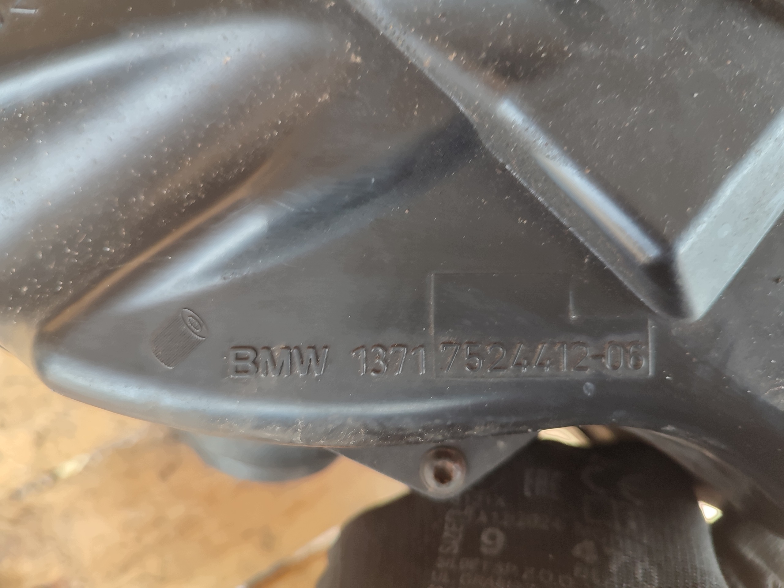 BMW 1 E87 kućište filtera zraka