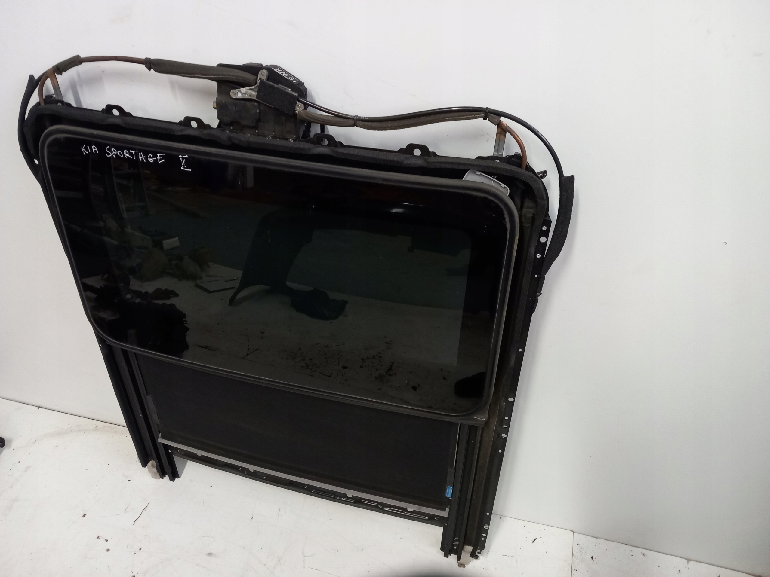 Люк на крыше KIA SPORTAGE II 2004