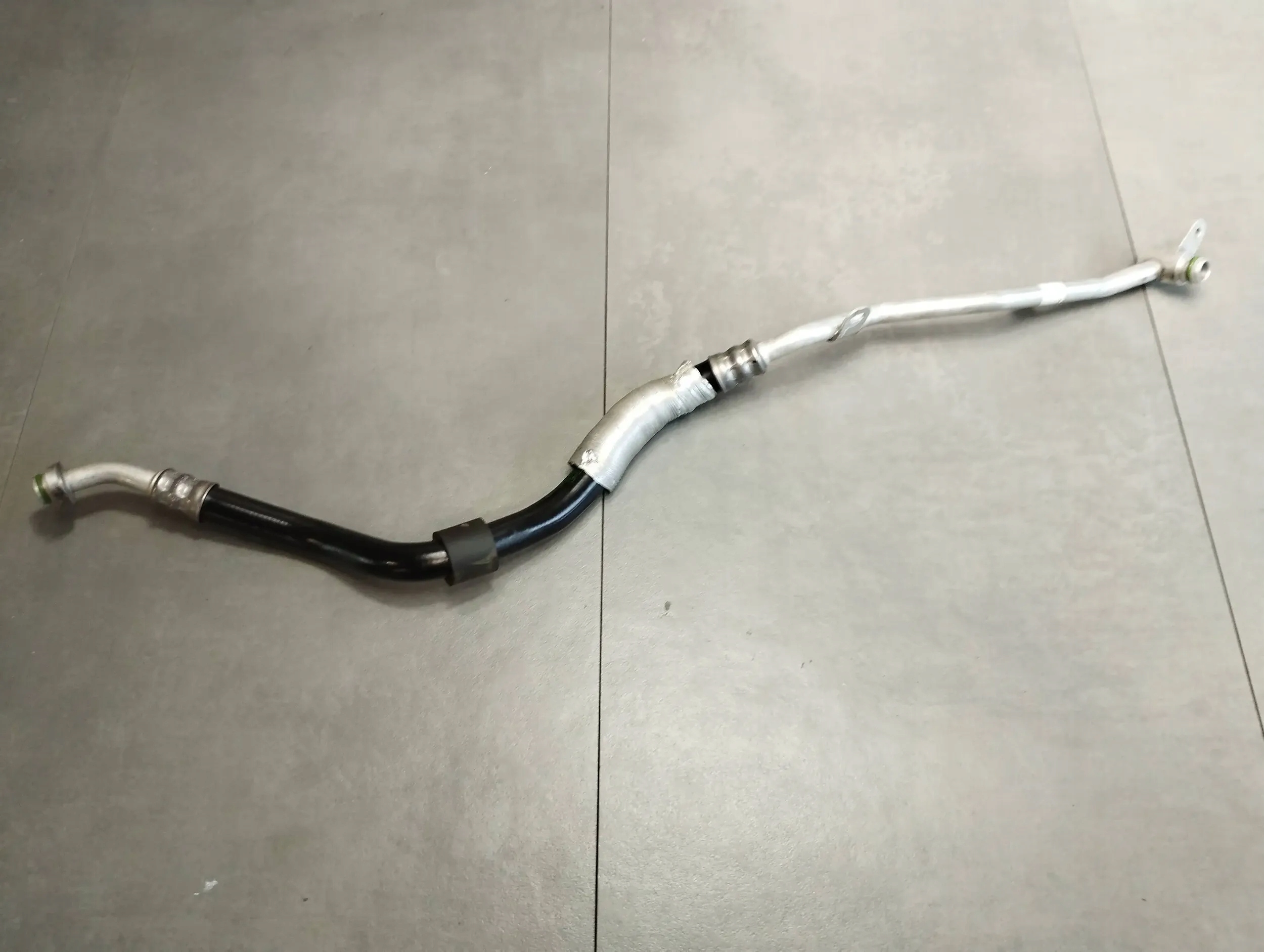 BMW 7 G11 Ölleitung Getriebe 8625530