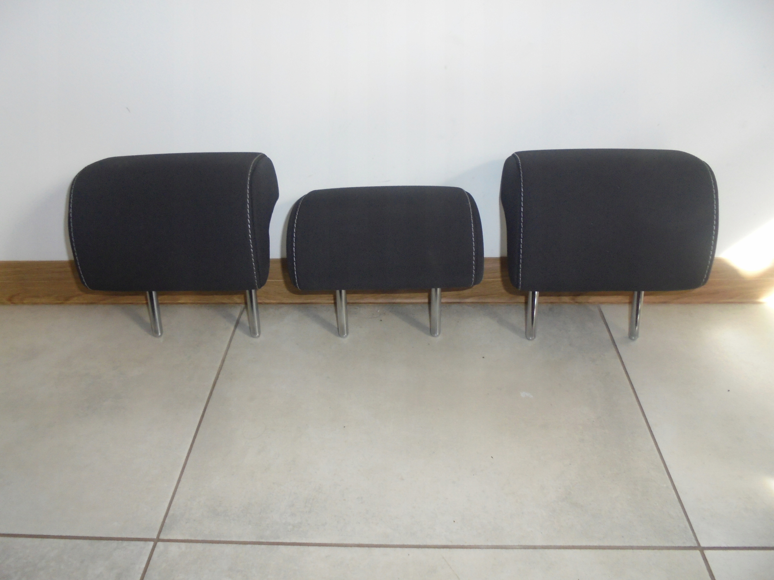 Подголовники заднего сиденья TOYOTA AURIS LIFT 18R M 13-19r