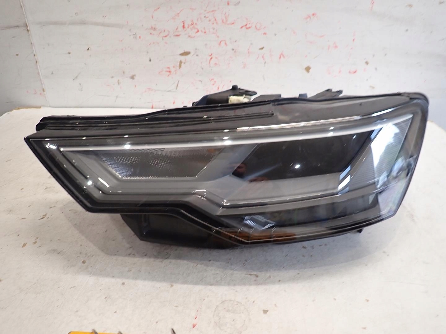 Licht vorne vorne links AUDI A6 C8 2018- FULL LED 4K0941033