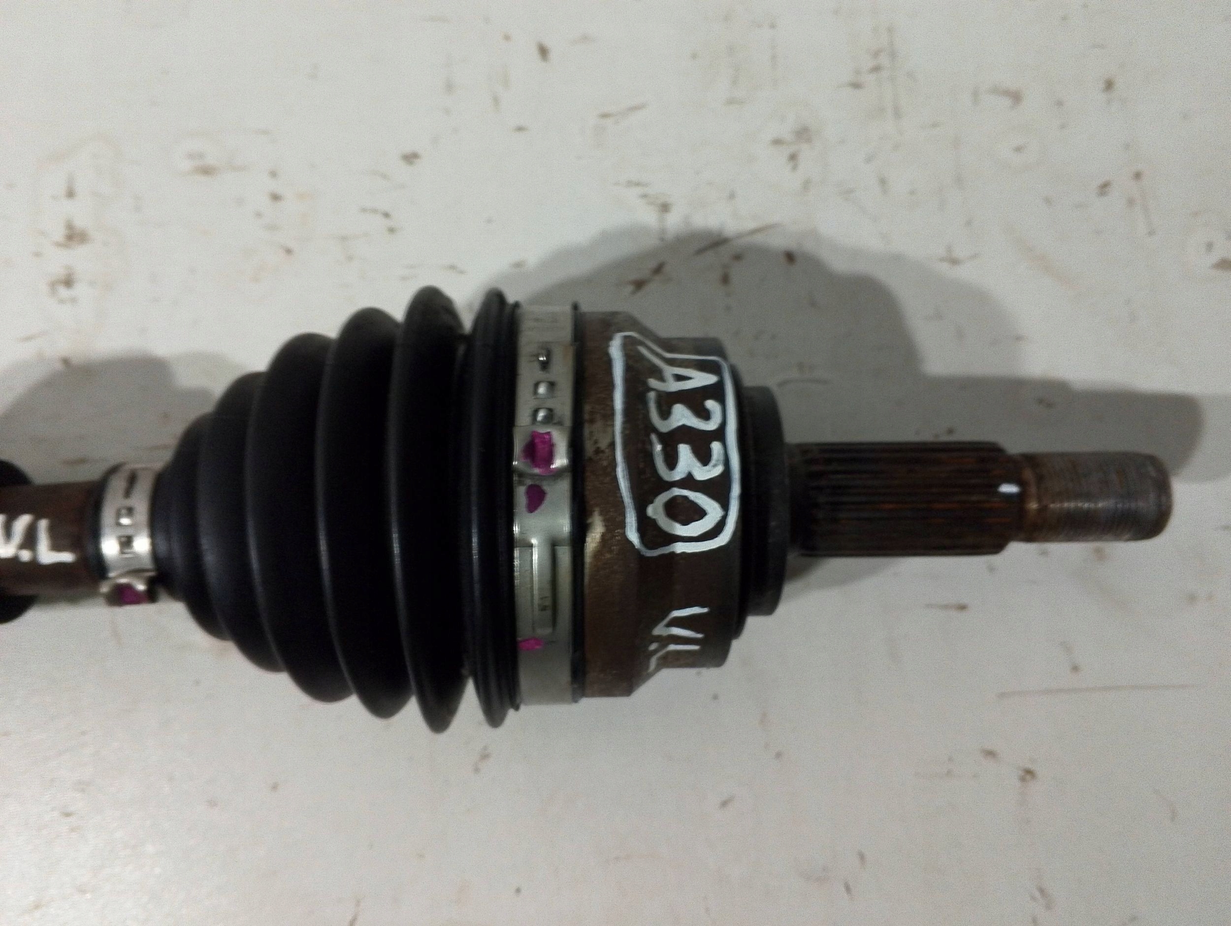 Dacia Sandero III 1,0 SCE semi-axis front left 391014580R (A330)