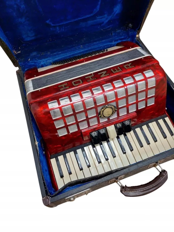 AKORDEON HOHNER CZERWONY 72 BASY FUTERAŁ