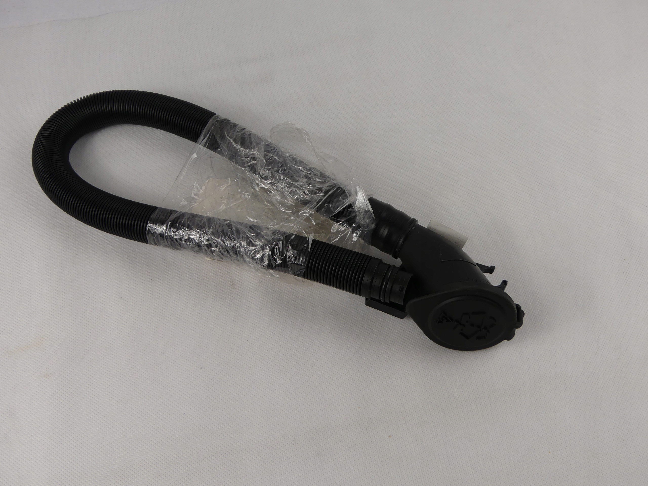 61667144396 - Заливная трубка омывателя BMW 5'E60 6'E63