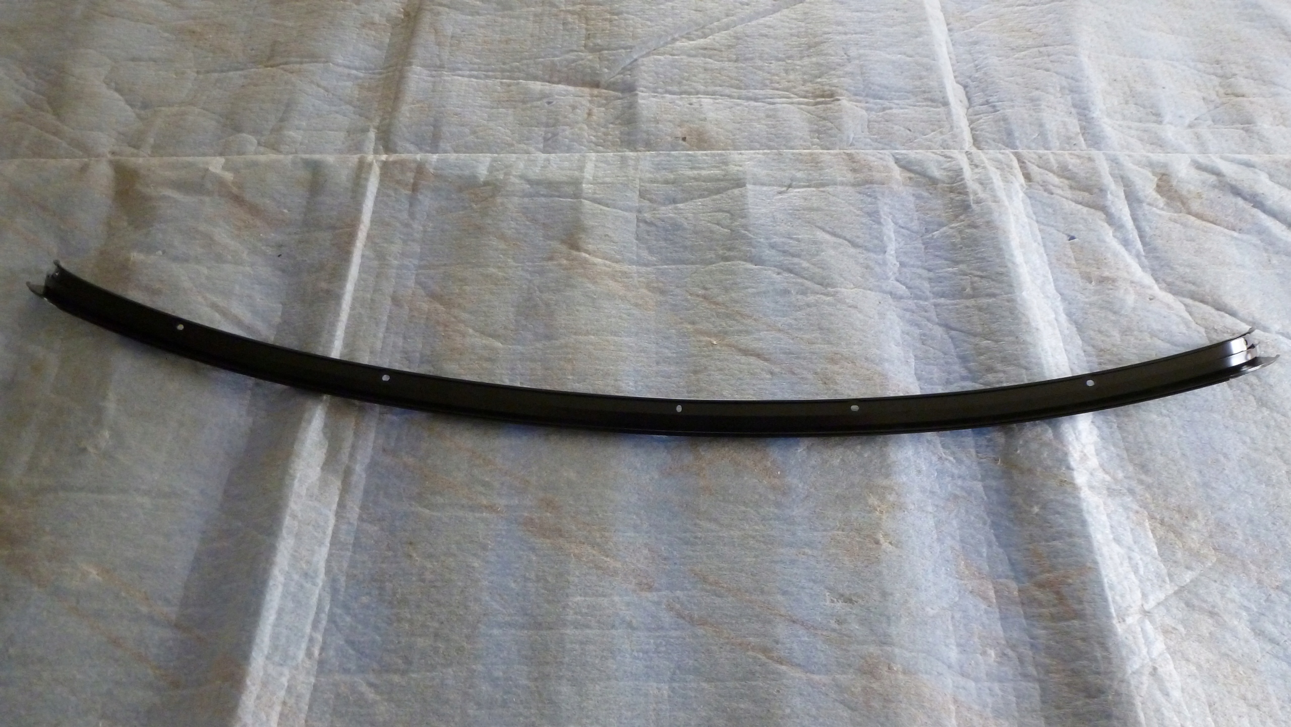 2077200047 - MERCEDES E планка кріплення лобового скла A2077200047