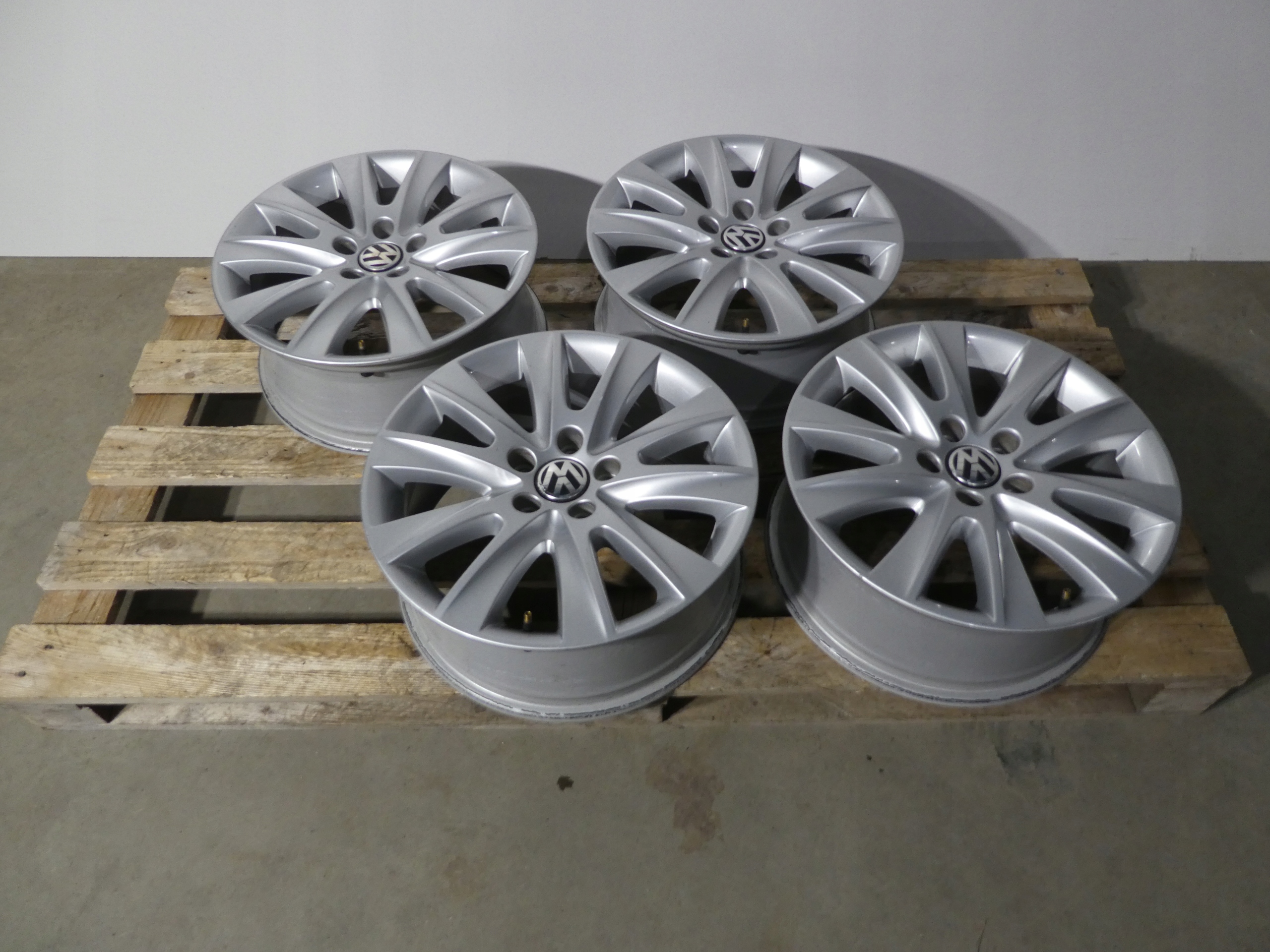 4X discs aluminium disc 5N0601025M VW 5X112