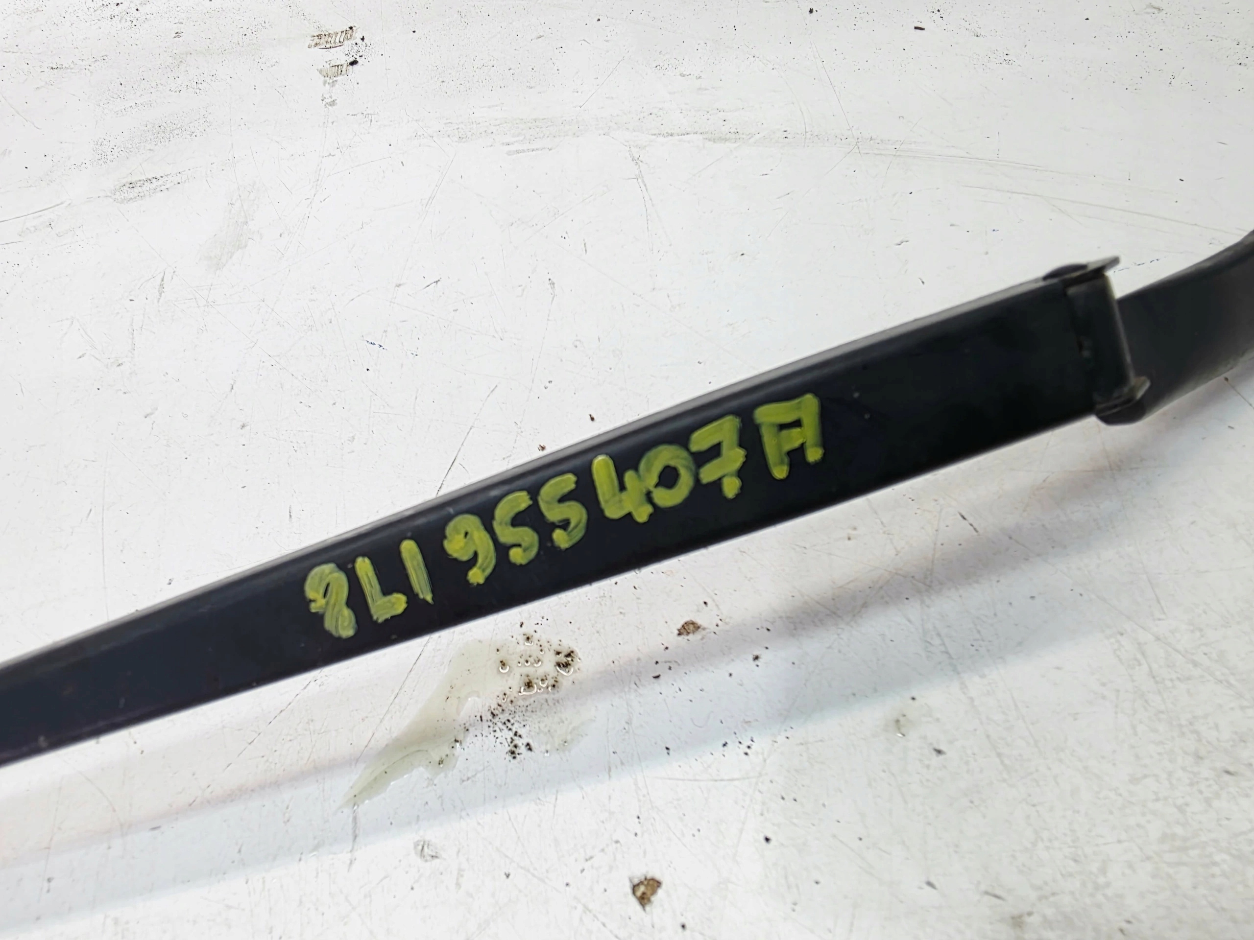 wiper arm left front AUDI A3 8L 8L1955407A