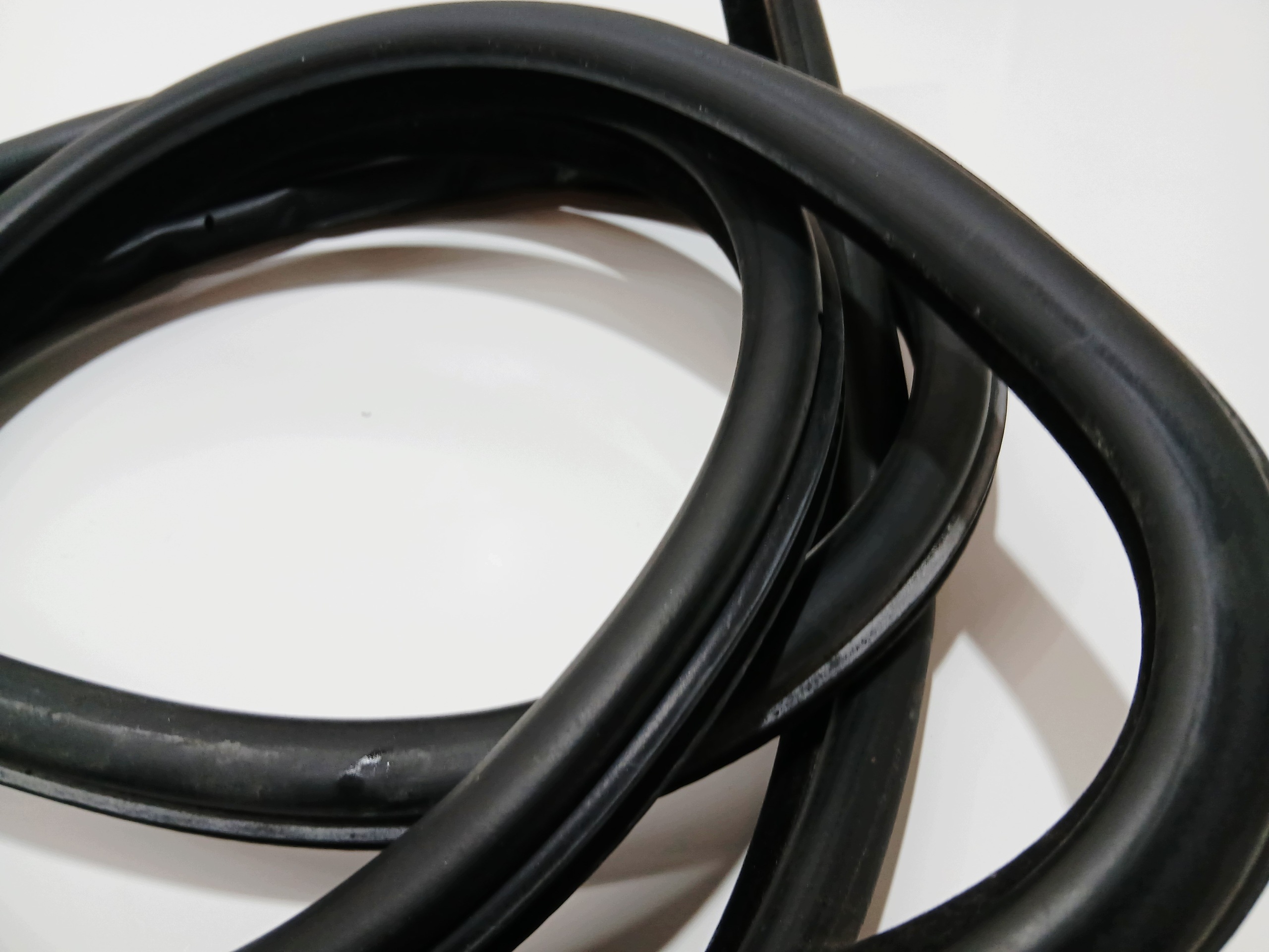 gasket door left front BMW E60 E61 tyres ZAMSZ (0001360)