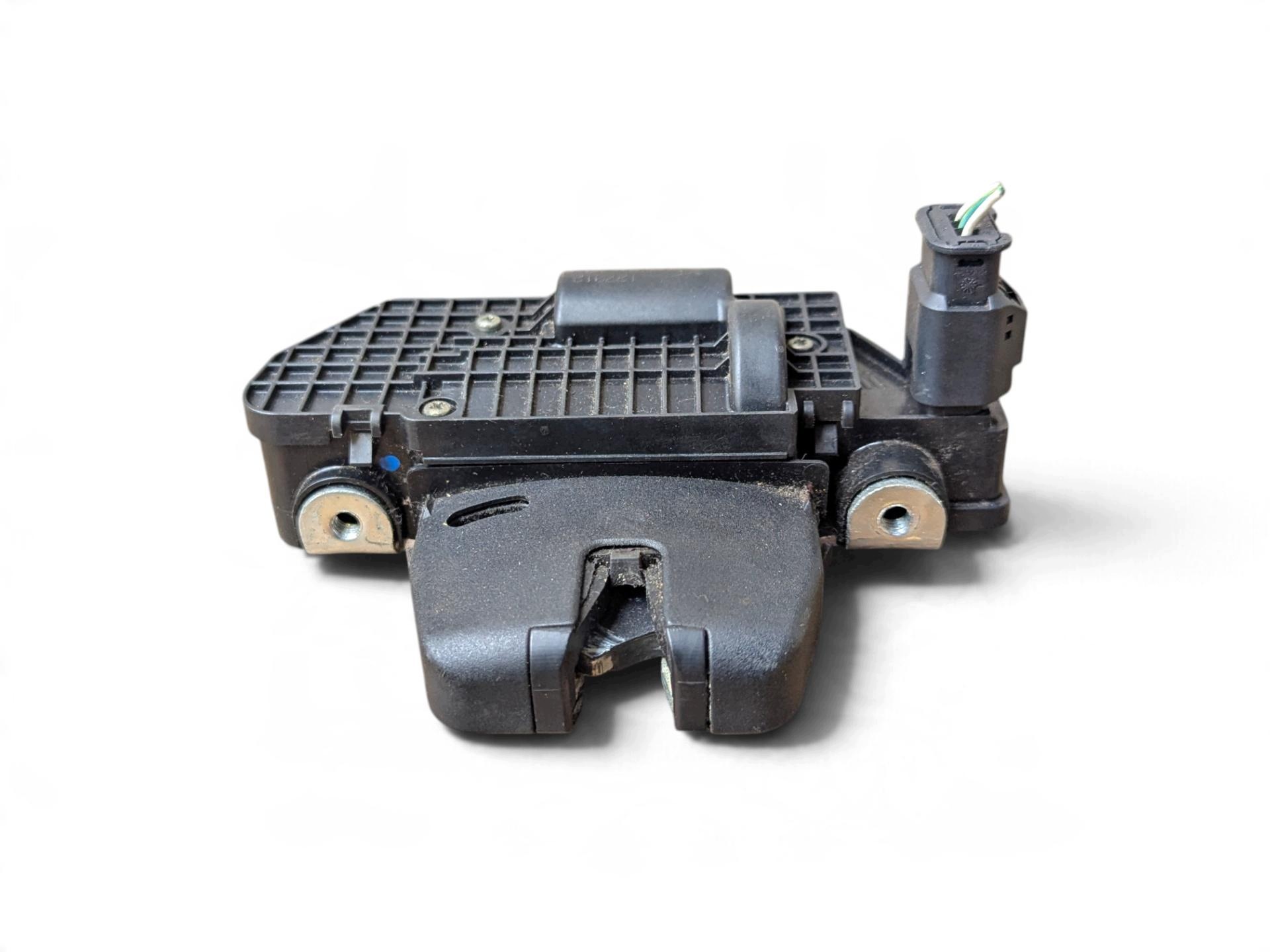 lock bonnet boot Peugeot 3008 1 2010 9684648680