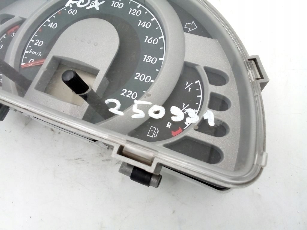 VW Fox dials dials predkosciomierz 5Z0920820Q