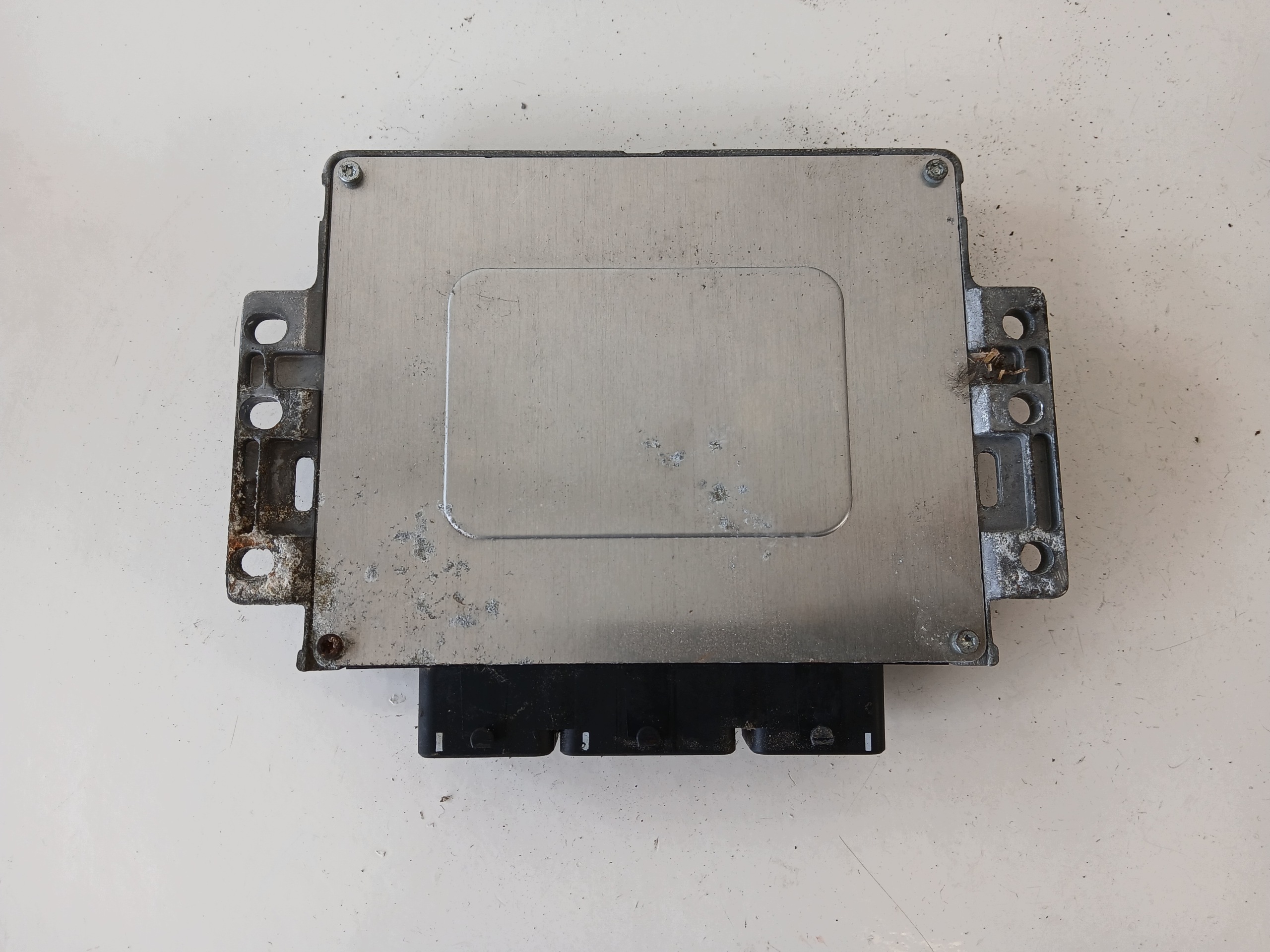 RENAULT LAGUNA II 1.6 control unit of the engine 8200153837