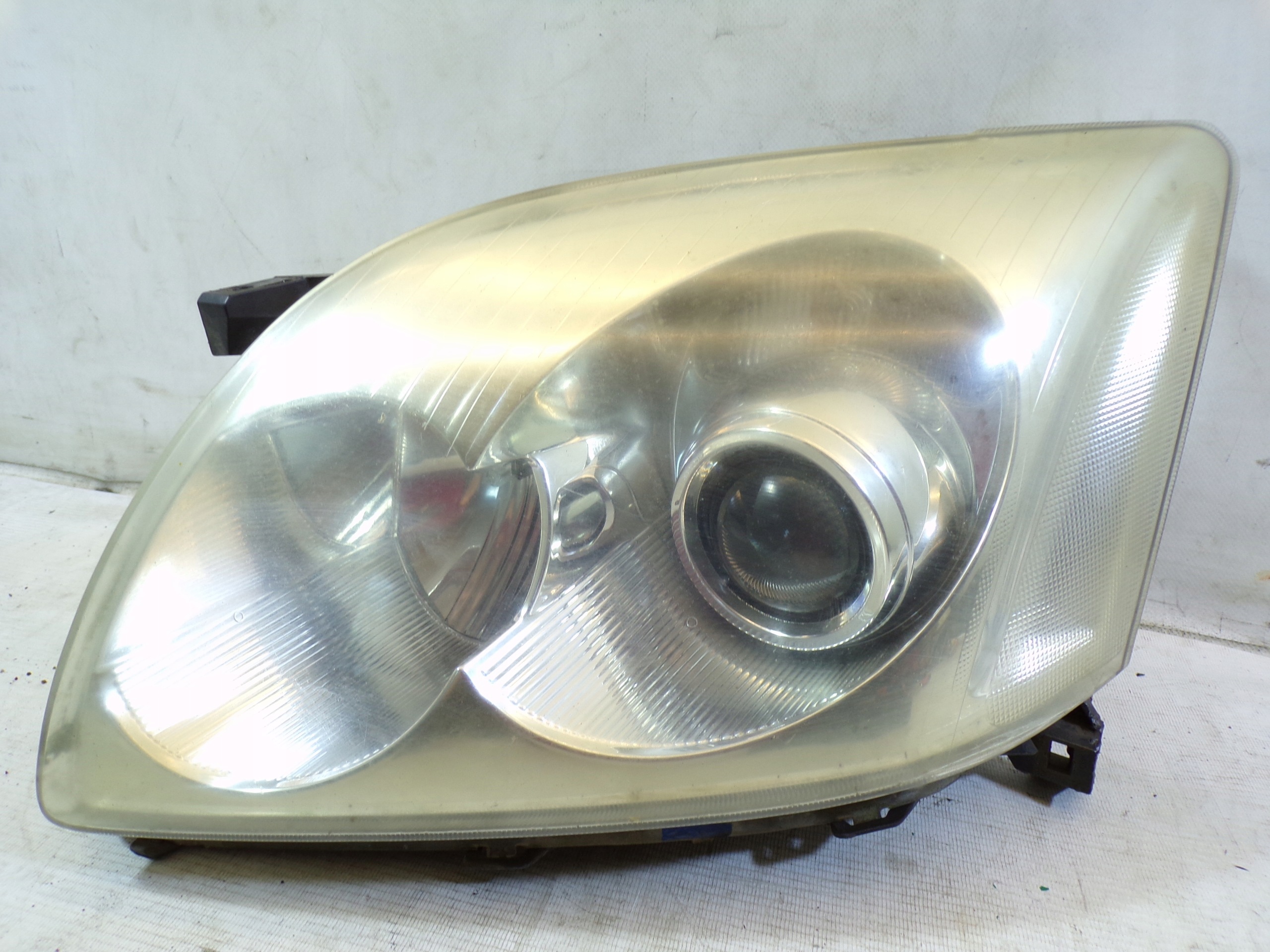 light front front left TOYOTA AVENSIS T25 (4) (K)