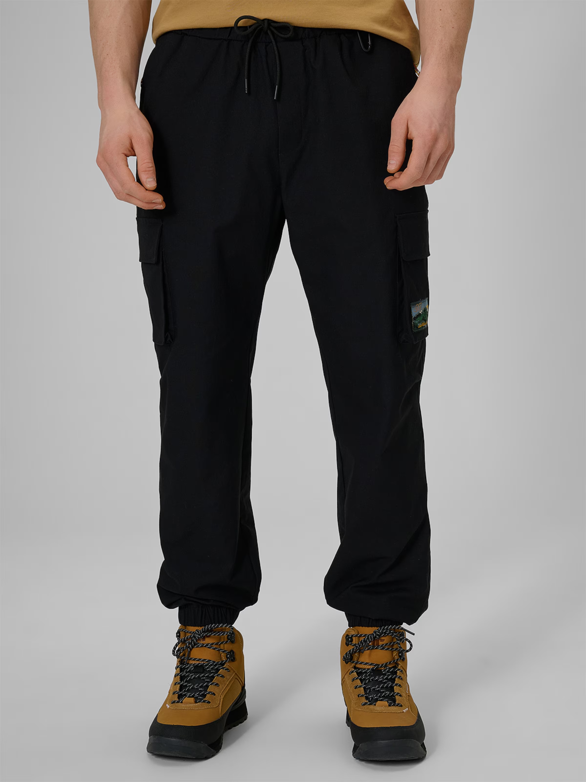 Pánské Cargo Kalhoty 4F Dlouhé Joggery s kapsami Černé Velikost XL