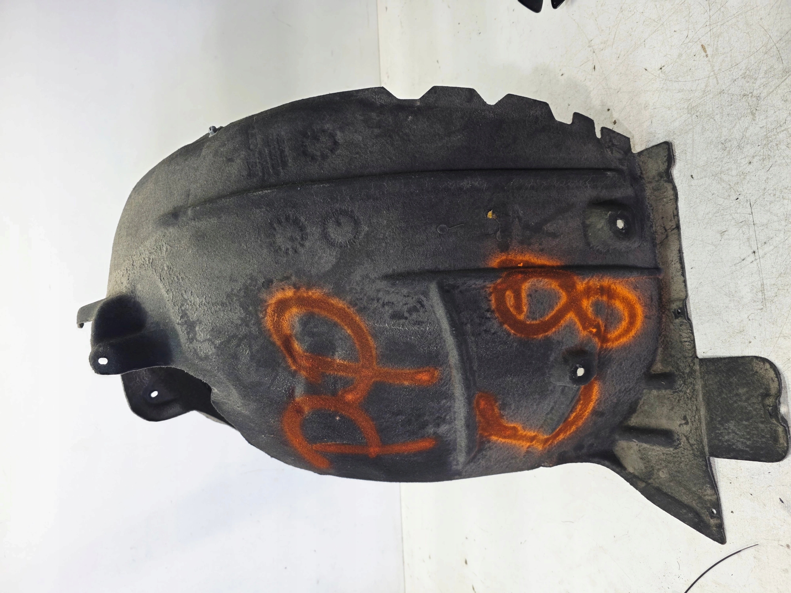 mudguard MATERIAOWE right front AUDI A6 C8 4K0821172