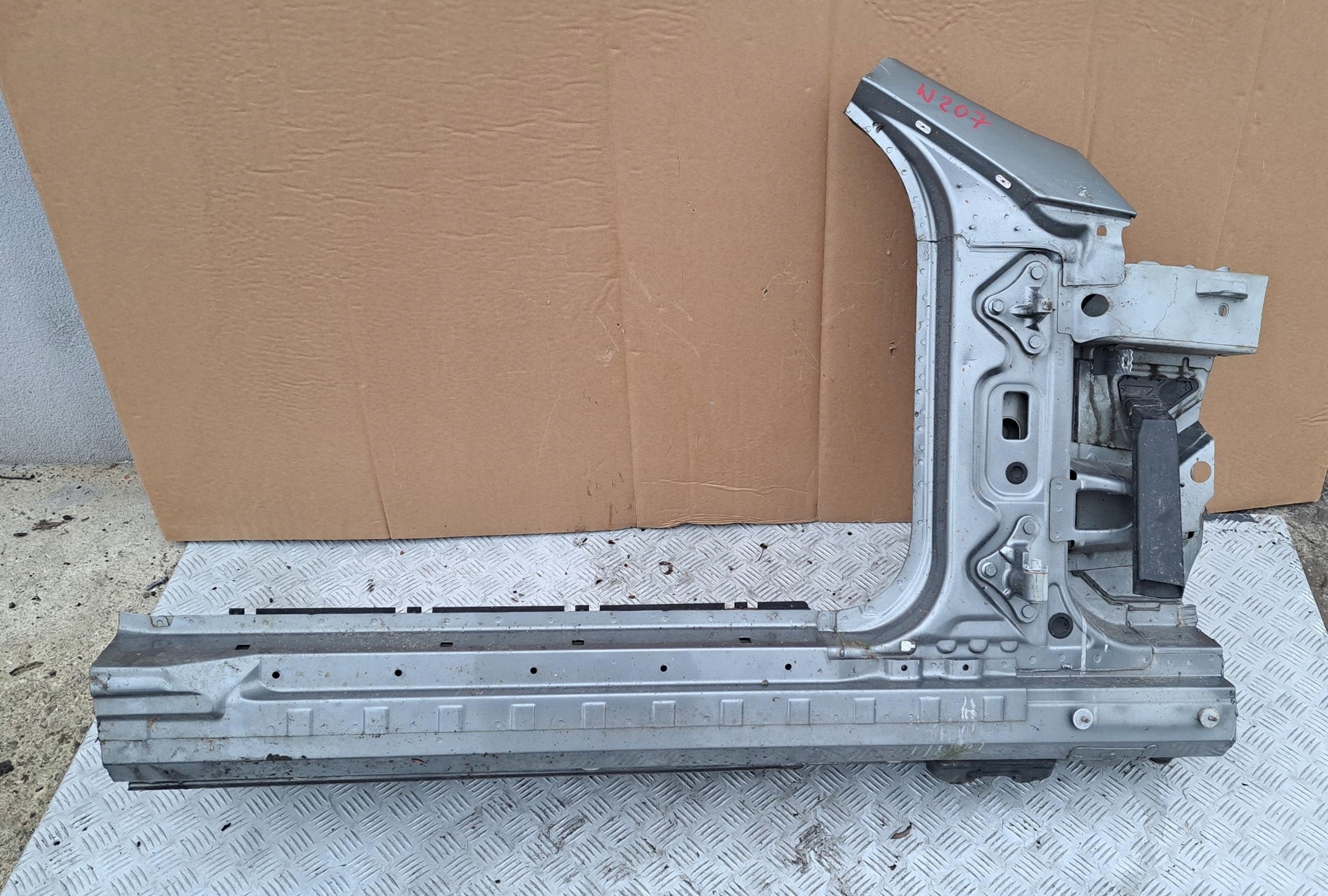 MERCEDES W207 PRÓG + SŁUPEK PRAWY PRZÓD PRAWA STRONA #