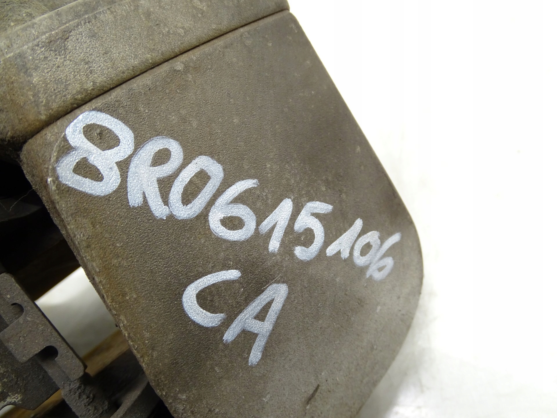 caliper brakes right AUDI A7 A6 Q5 8R0615106CA