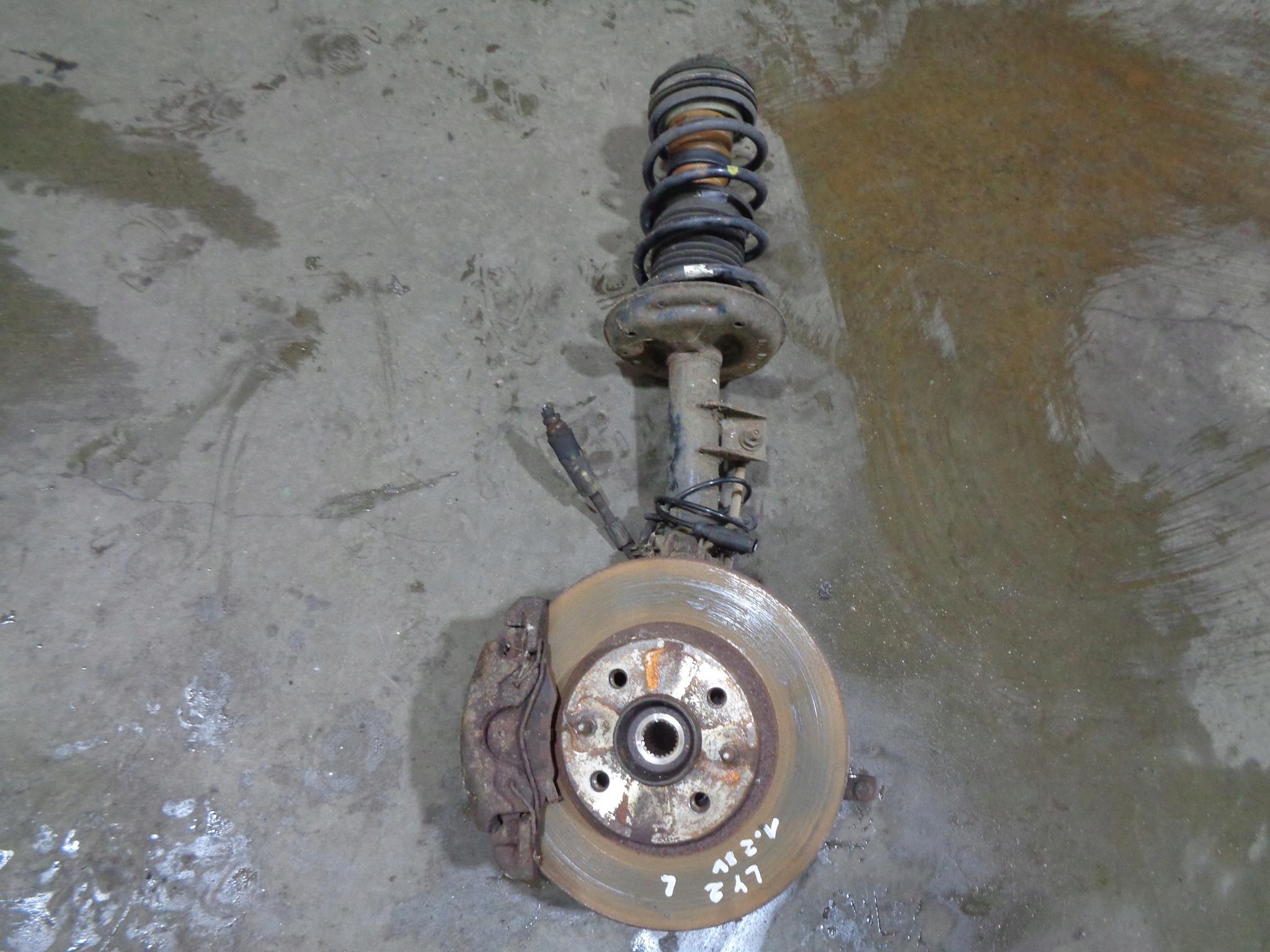 поворотный кулак, цапфа lancia YPSILON 2 II 5d 1.2 8V 2012- левый передний