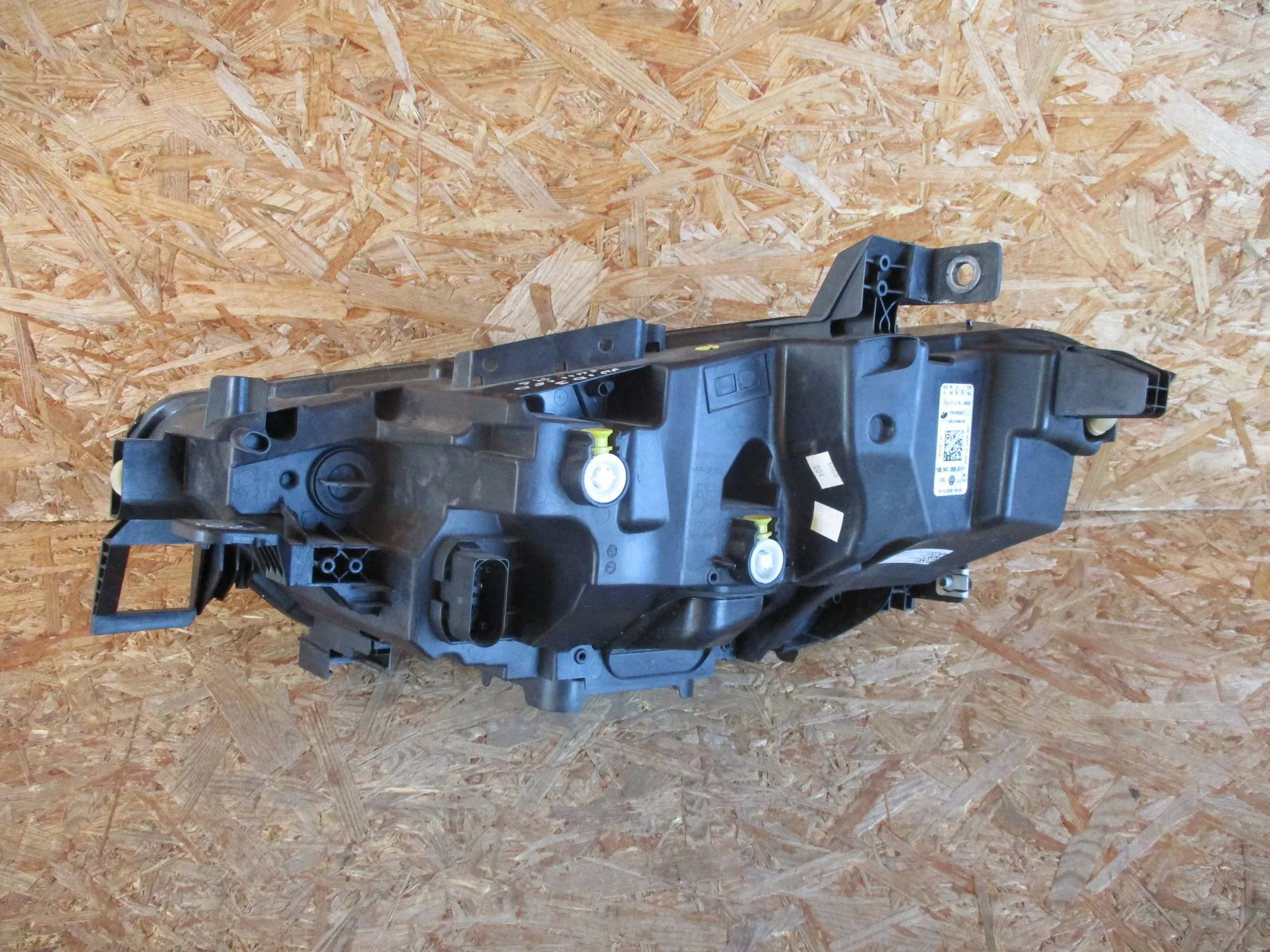 light front front right VW ID3