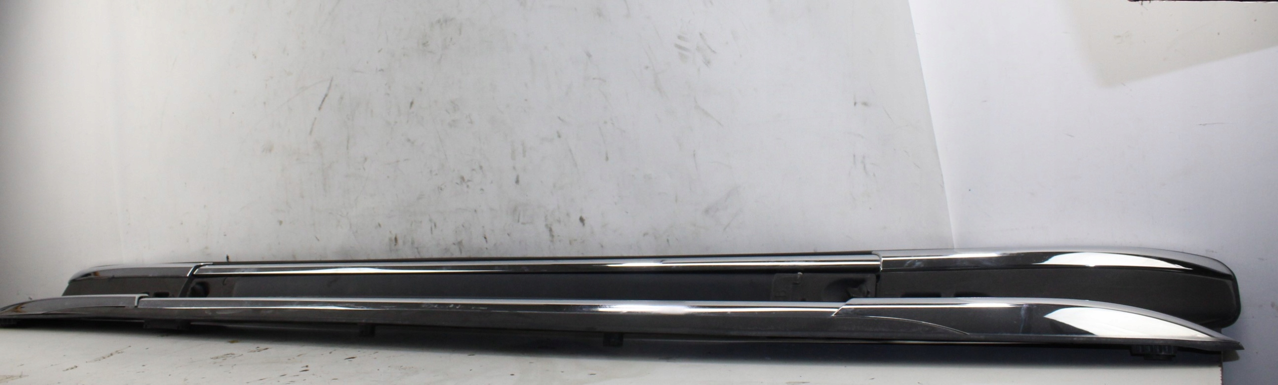 CHRYSLER PACIFICA 17- RELINGI POPRZECZKI CHROMOWE Producent części Chrysler OE