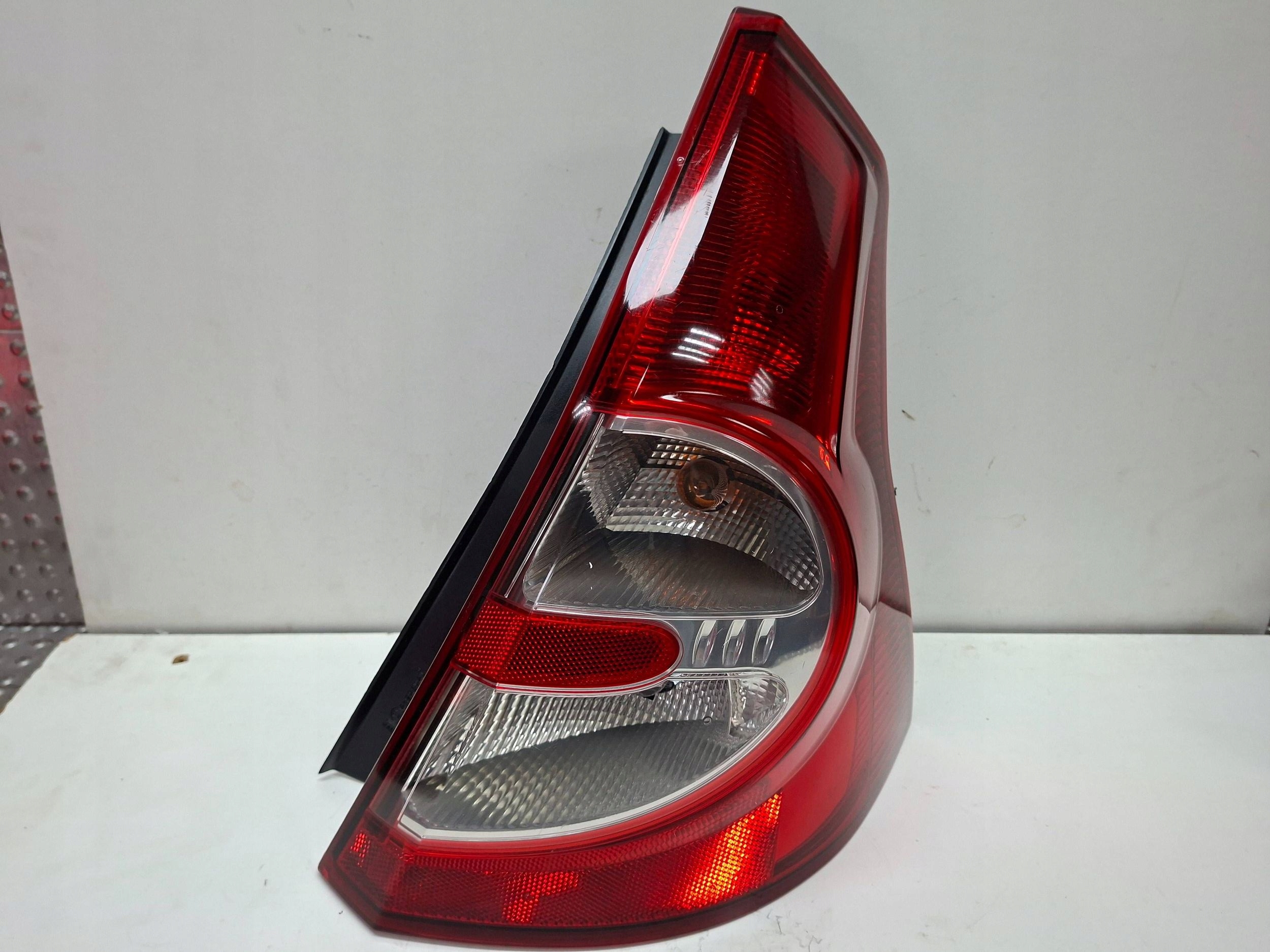 light rear right 8200734824 DACIA SANDERO and 2008-2012