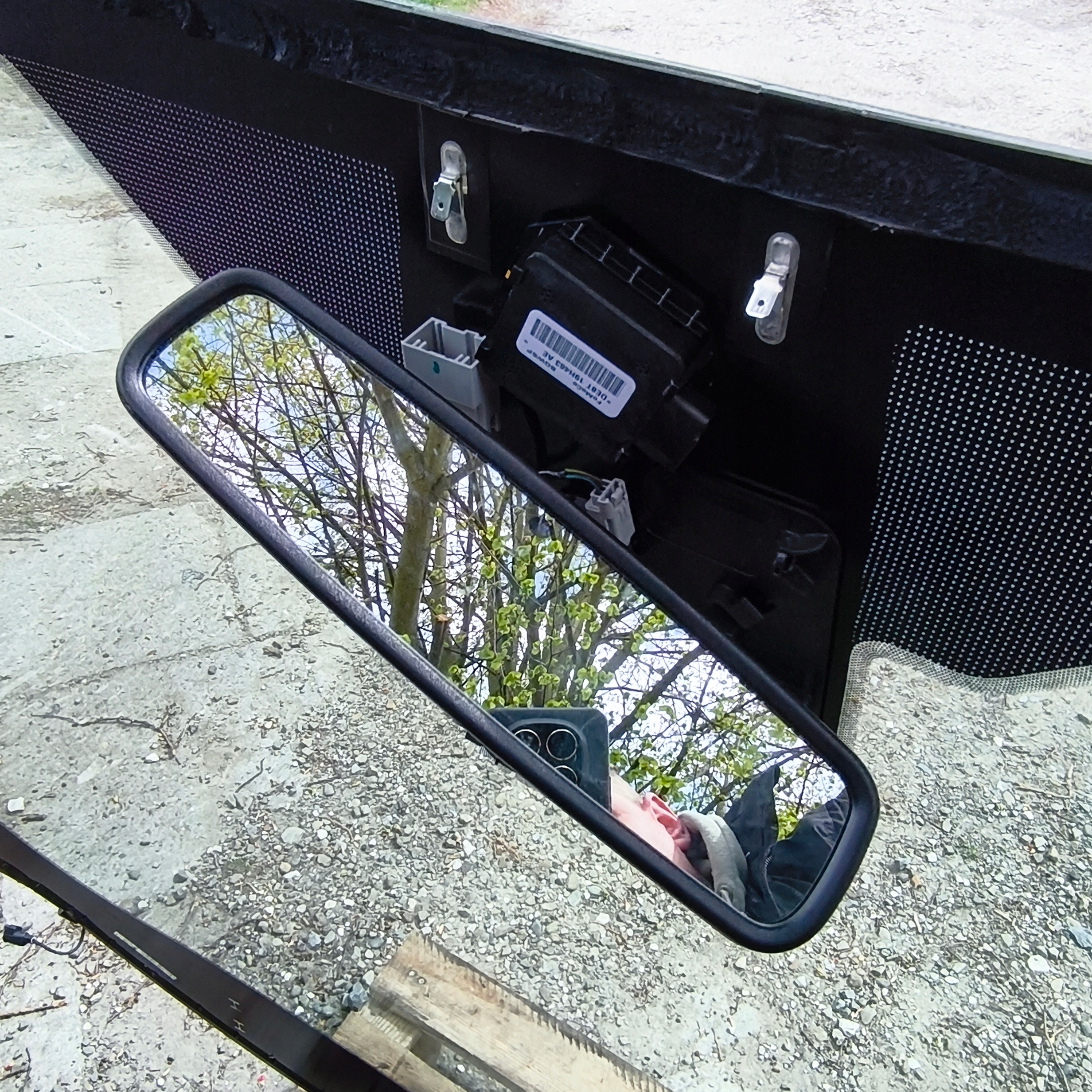Ford Kuga II MK2 window front iron GRZANA
