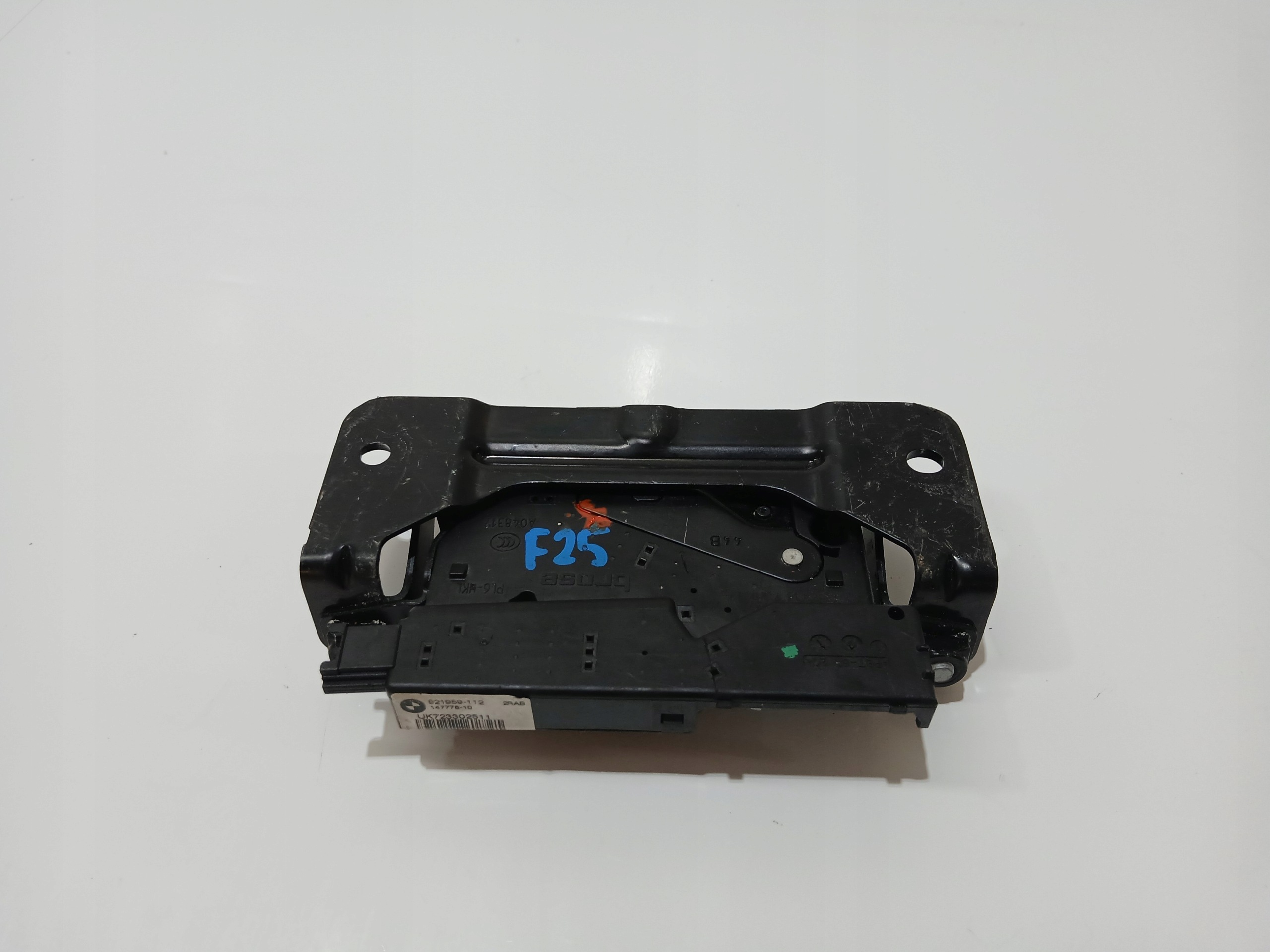 lock bonnet boot BMW X3 F25 OE 7233025