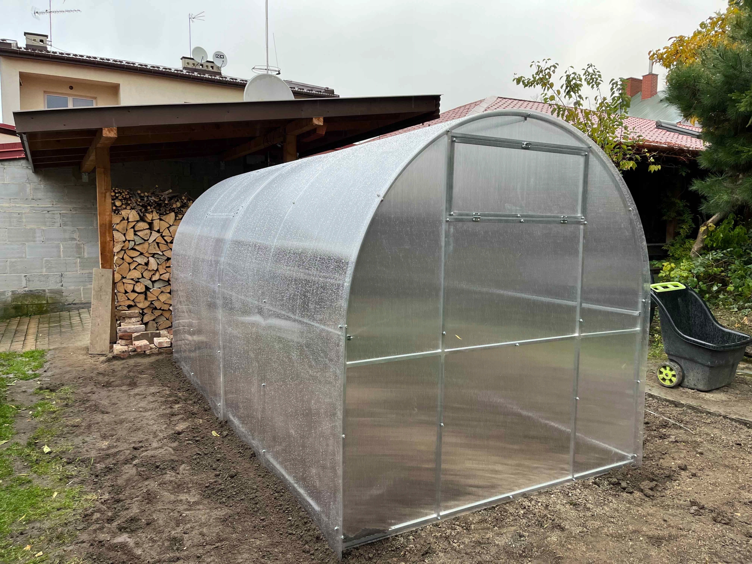 Szklarnia z poliwęglanu Tunel ogrodowy 2x8 m profile 20x20 poliwęglan 6mm Wysokość produktu 200 cm