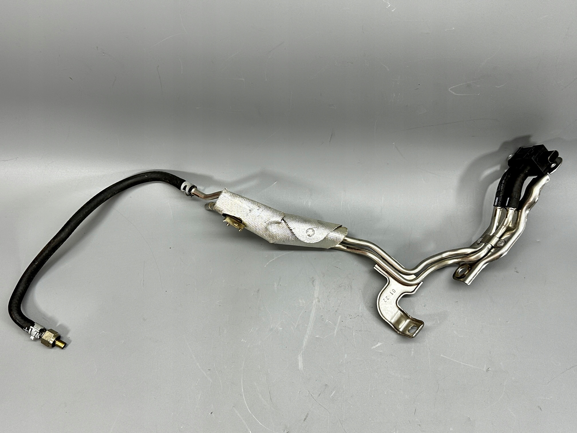 AUDI A3 S3 8Y VW GOLF 8R 2.0 TFSI CZUJNIK CIŚNIENIA PALIWA WĄŻ 058906051J