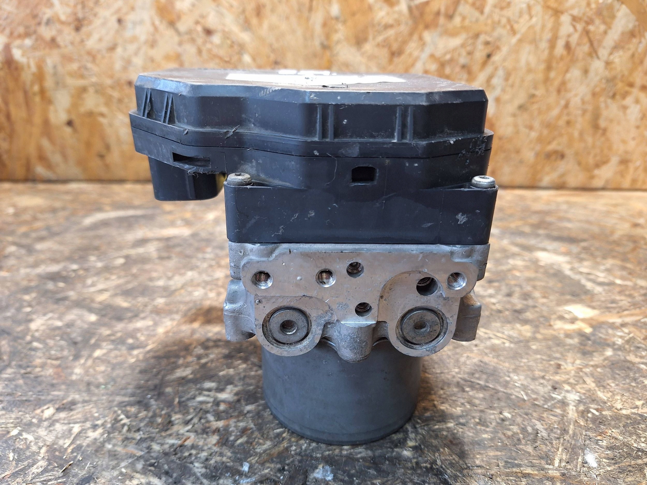 pump control unit ABS 44540-12440 MD 89541-12730 TOYOTA