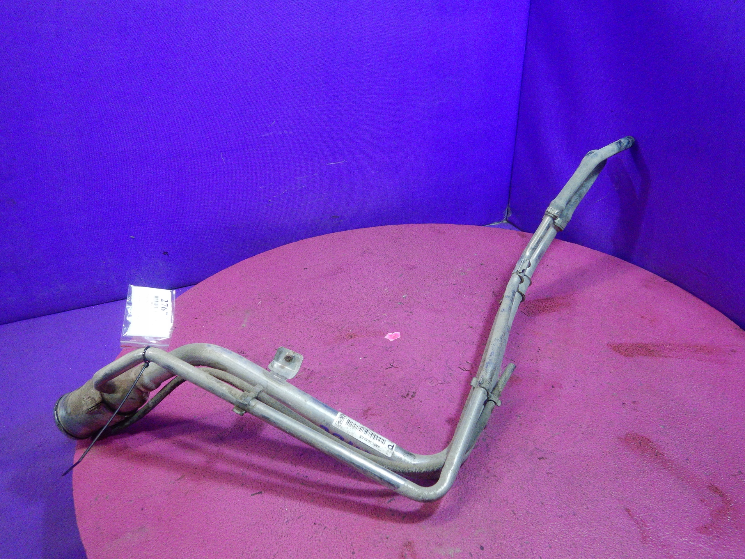 FIESTA MK7 1,25 ТОПЛИВНАЯ КРЫШКА ЗАЛИВНАЯ ТРУБА 8A619032AE