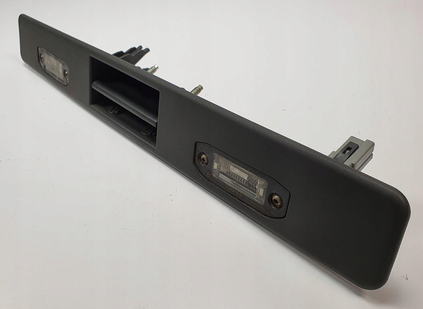 LISTWA BLENDA KLAMKA KLAPY TYŁ VOLVO XC90 30699743 Producent części Volvo