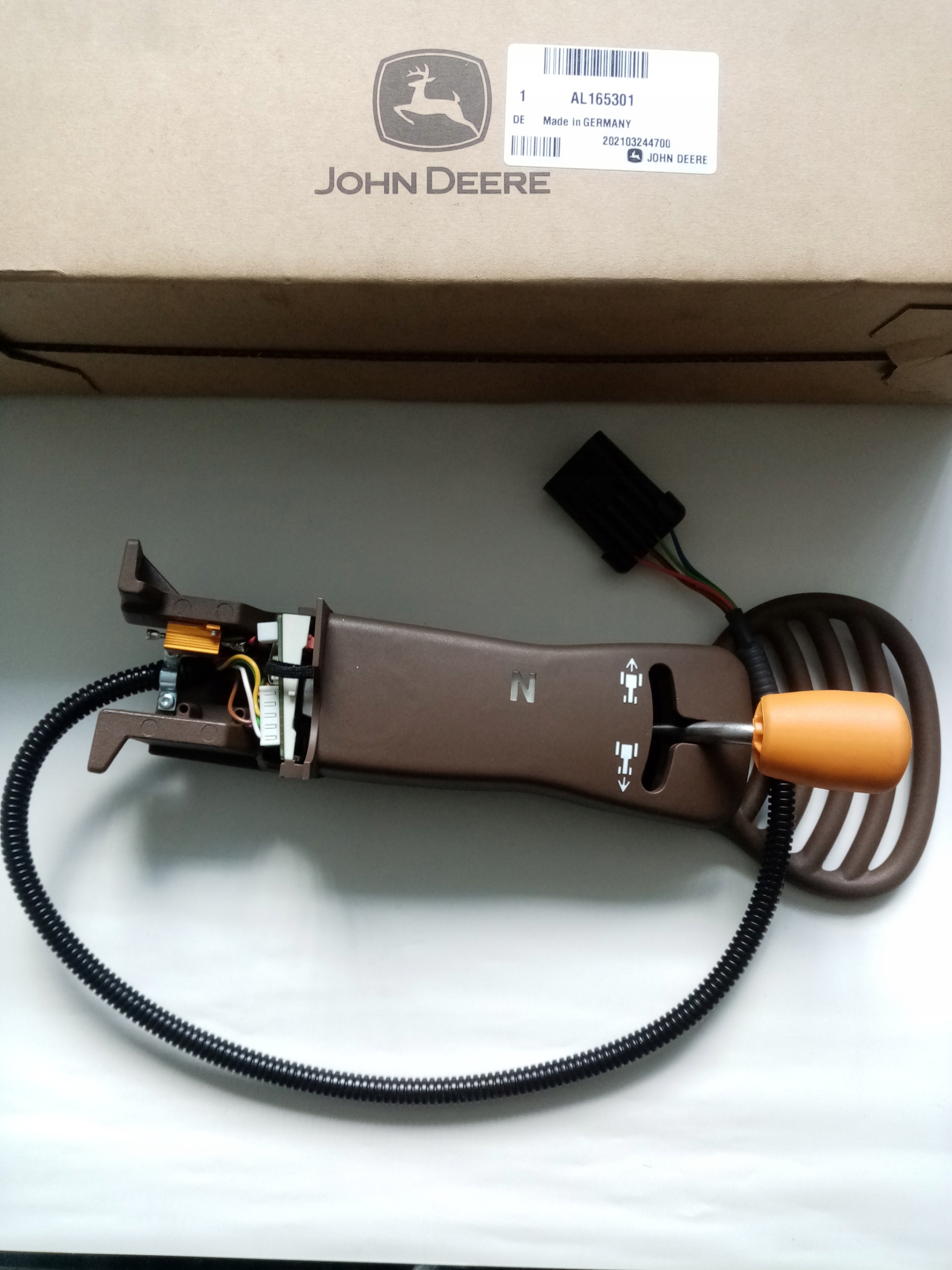 Переключатель заднего хода JOHN DEERE AL165301