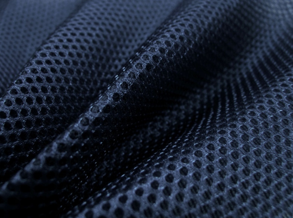 3D distanční síť 315g/m2 Granátová 25mb