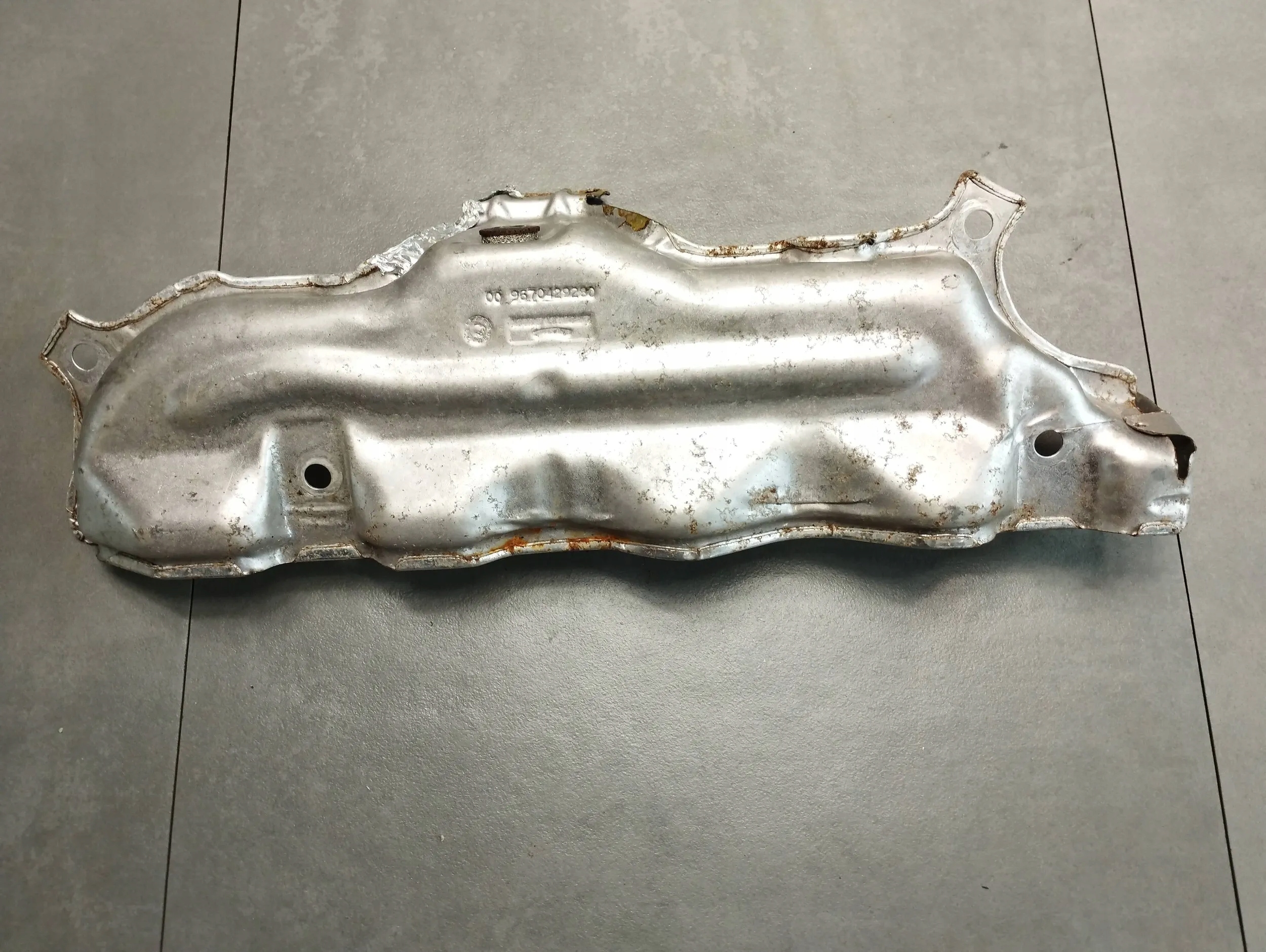 Peugeot 3008 and cover header pipe 9670429280