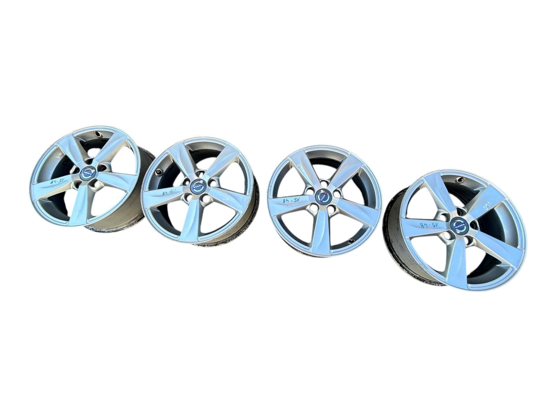 cerchi di alluminio 16 VOLVO V40 II 2012-2016 5X108 7J ET50 31317285 KOMPLET