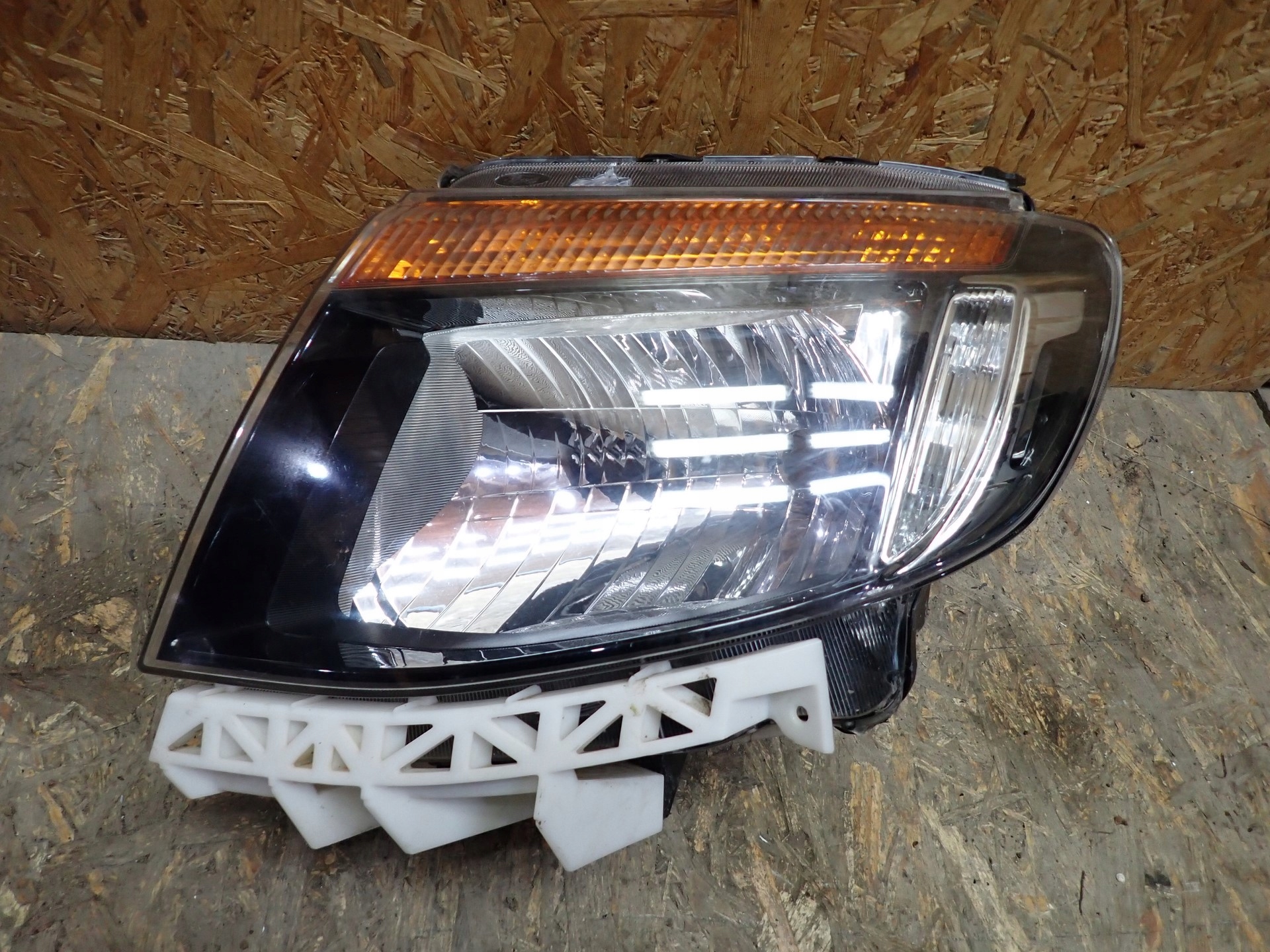 light left REFLEKTOR left FORD RANGER 3 III TKE 2011-2015R AB39-16610-BC